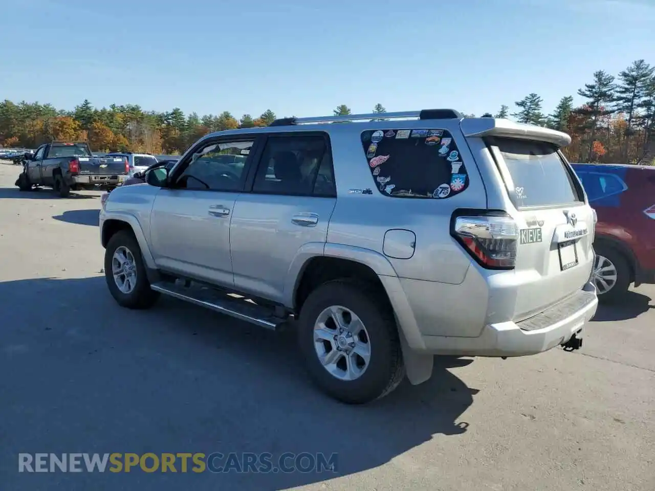2 Photograph of a damaged car JTEMU5JRXM5927057 TOYOTA 4RUNNER 2021