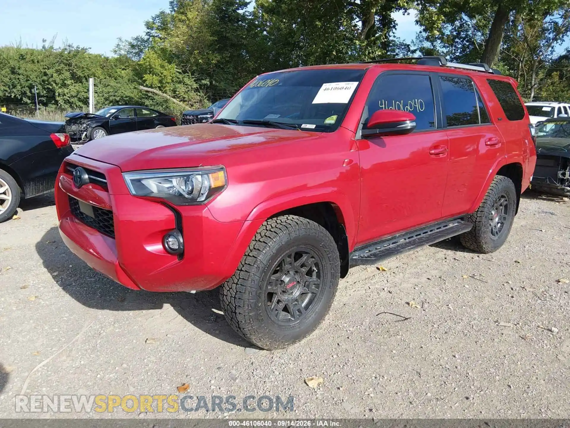 2 Photograph of a damaged car JTENU5JR0M5868413 TOYOTA 4RUNNER 2021