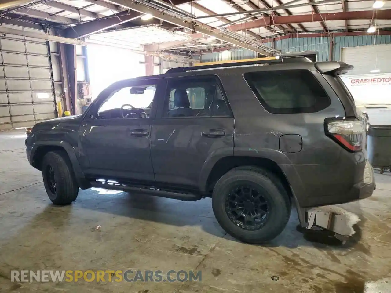 2 Photograph of a damaged car JTENU5JR0M5945913 TOYOTA 4RUNNER 2021