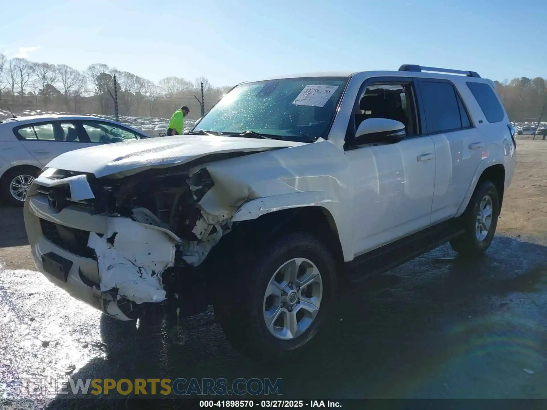 2 Photograph of a damaged car JTENU5JR2M5889280 TOYOTA 4RUNNER 2021