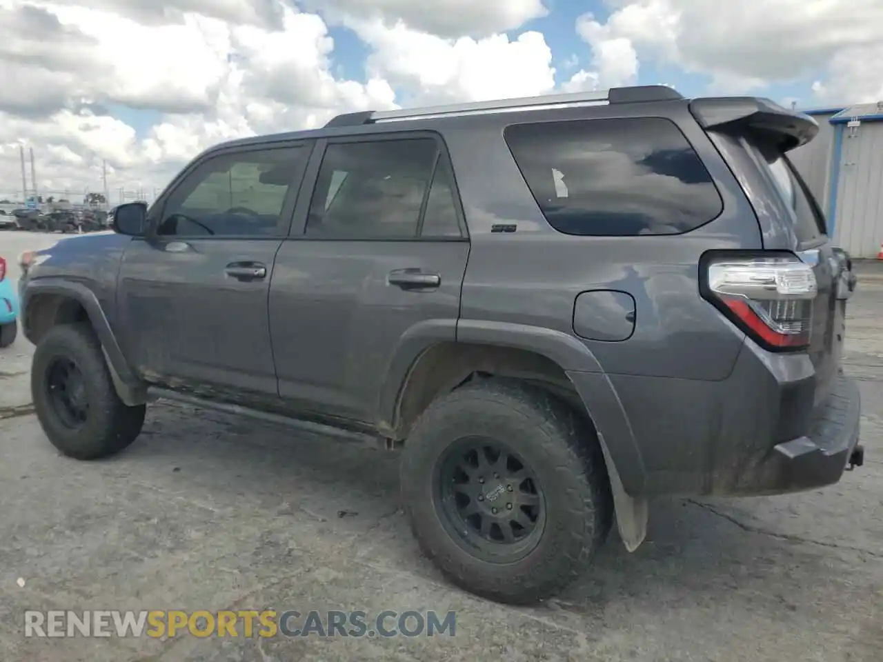 2 Photograph of a damaged car JTENU5JR2M5922617 TOYOTA 4RUNNER 2021
