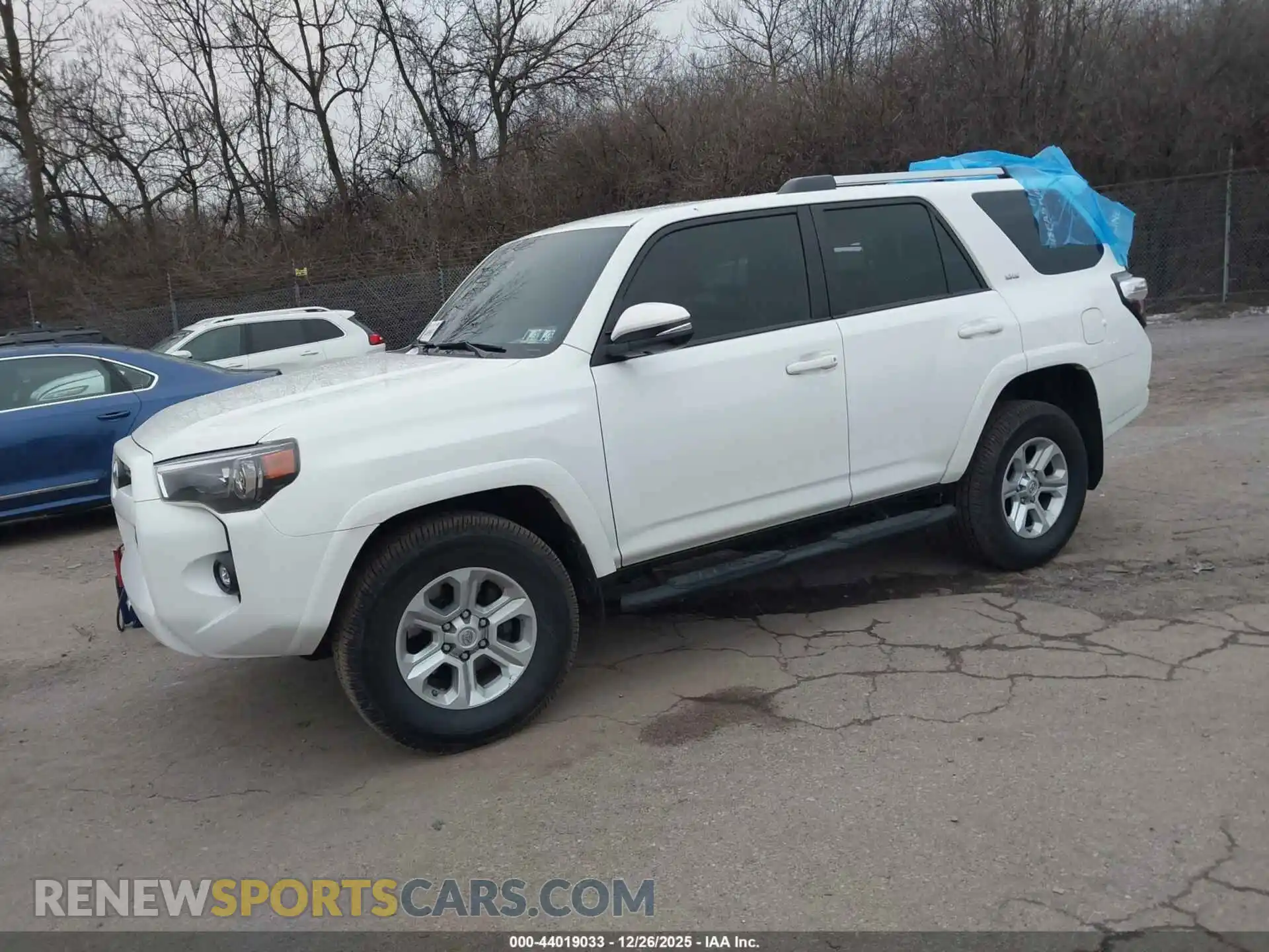 2 fotografías del automóvil dañado JTENU5JR2M5940647 TOYOTA 4RUNNER 2021