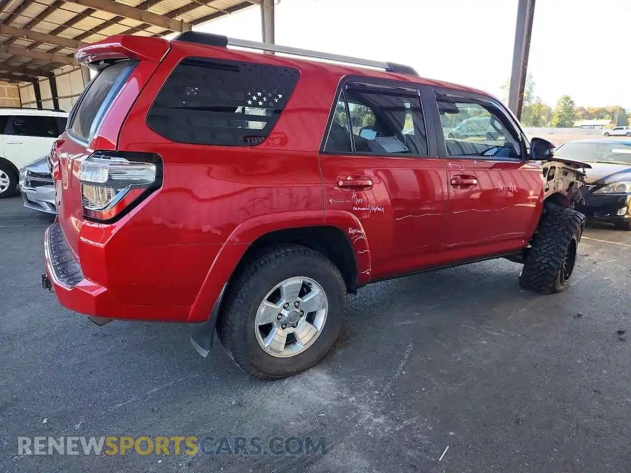 3 Photograph of a damaged car JTENU5JR3M5851668 TOYOTA 4RUNNER 2021