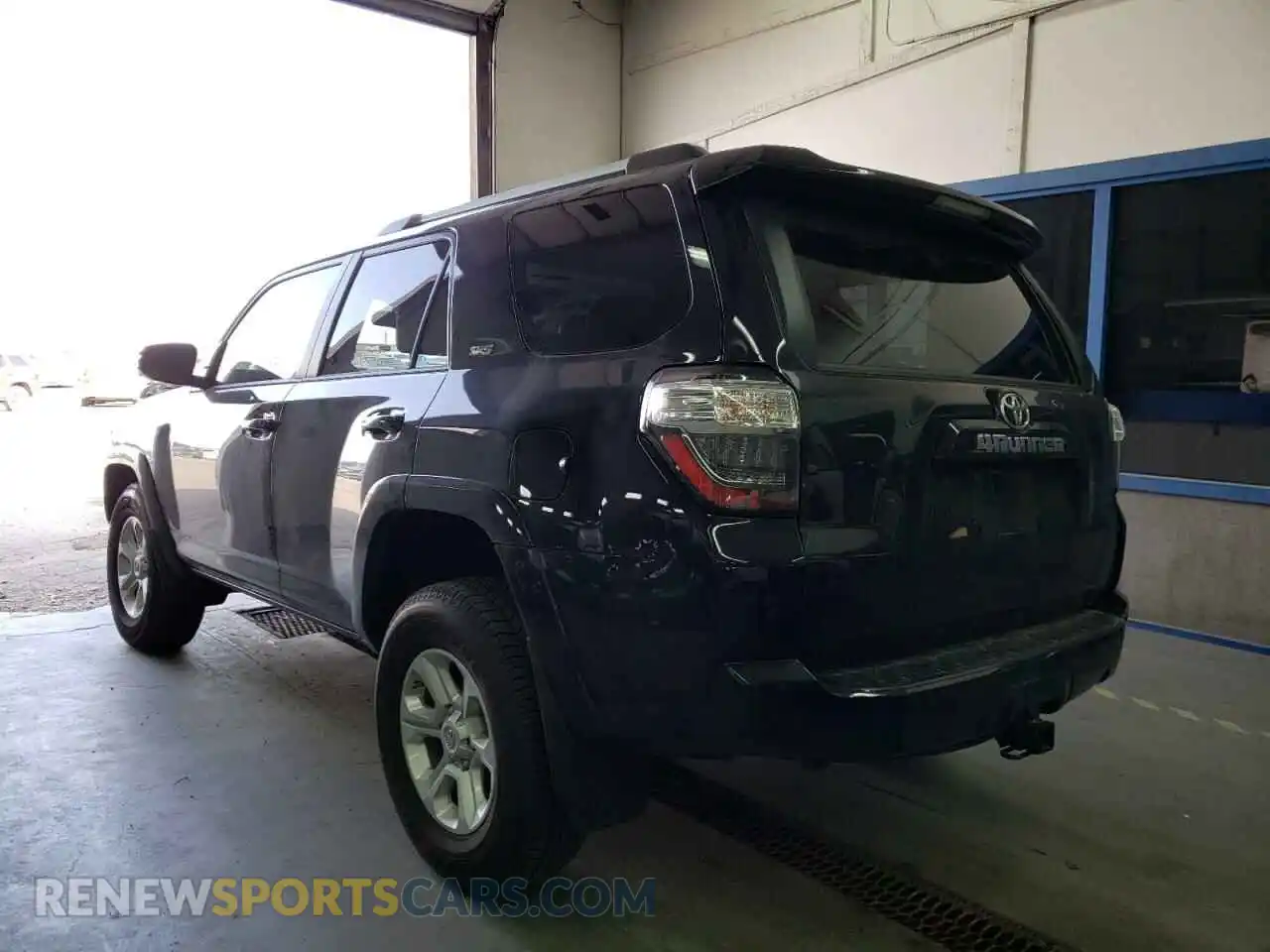 3 Photograph of a damaged car JTENU5JR3M5957988 TOYOTA 4RUNNER 2021