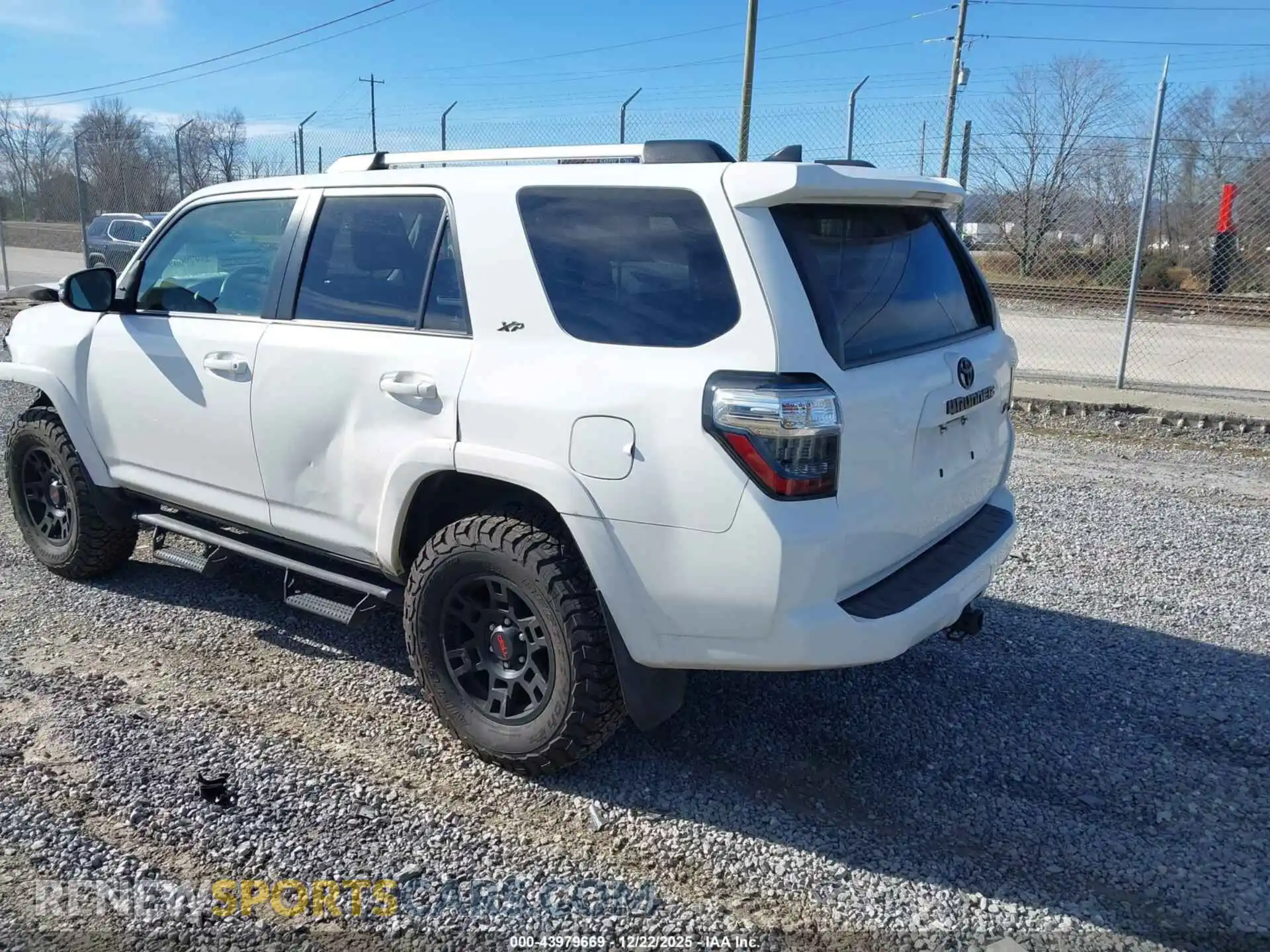 3 Photograph of a damaged car JTENU5JR5M5911742 TOYOTA 4RUNNER 2021
