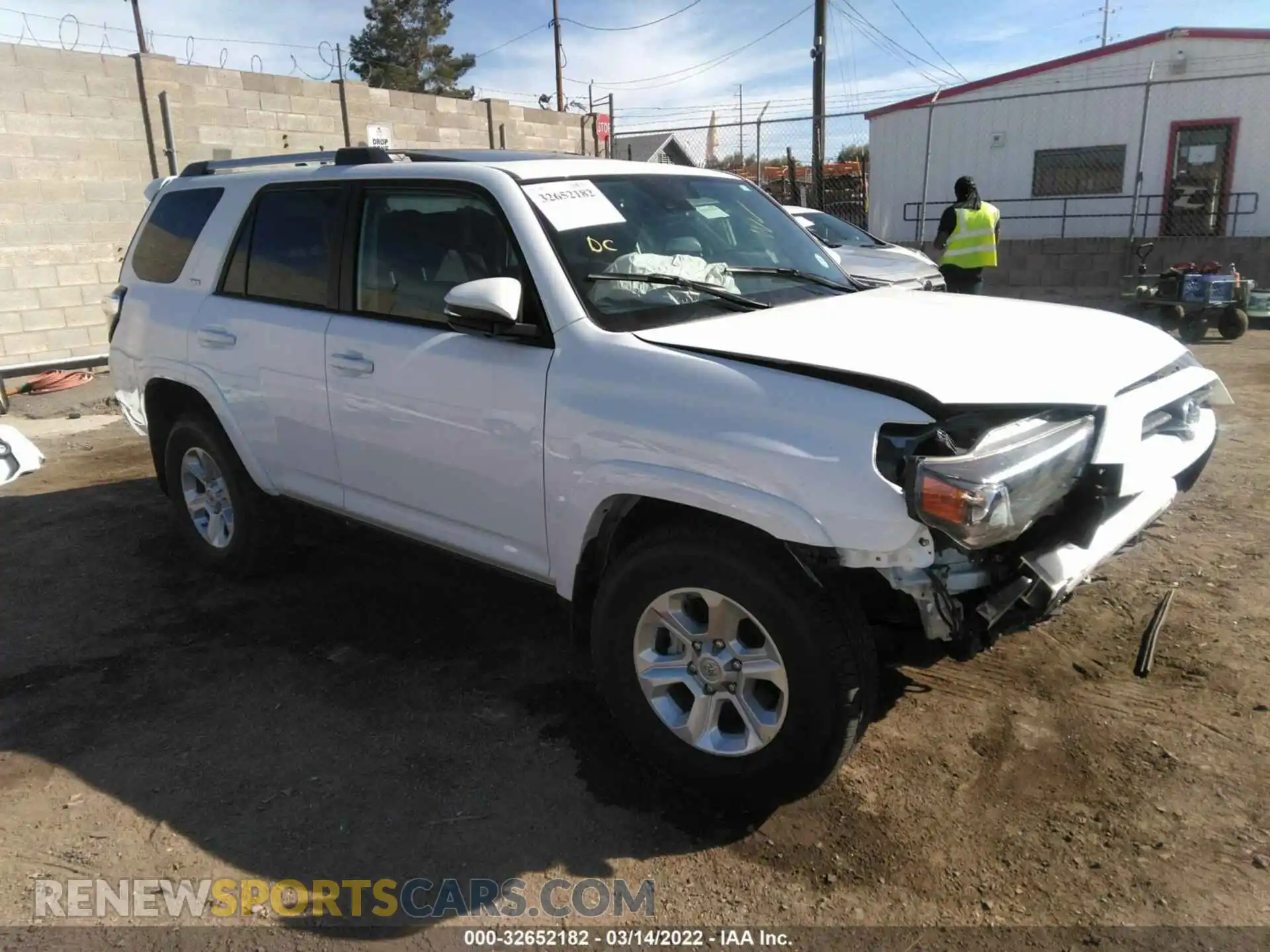 1 Photograph of a damaged car JTENU5JR5M5914995 TOYOTA 4RUNNER 2021