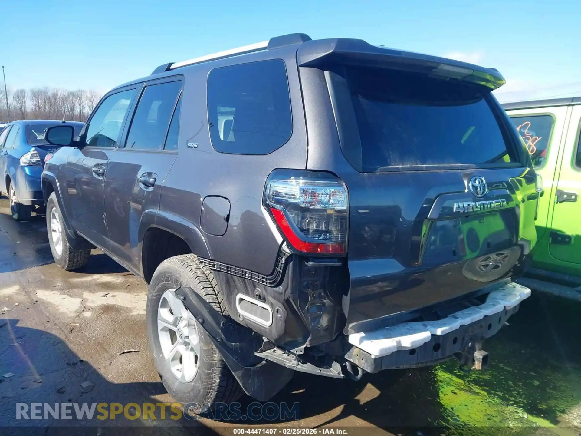 3 Photograph of a damaged car JTENU5JR6M5930249 TOYOTA 4RUNNER 2021
