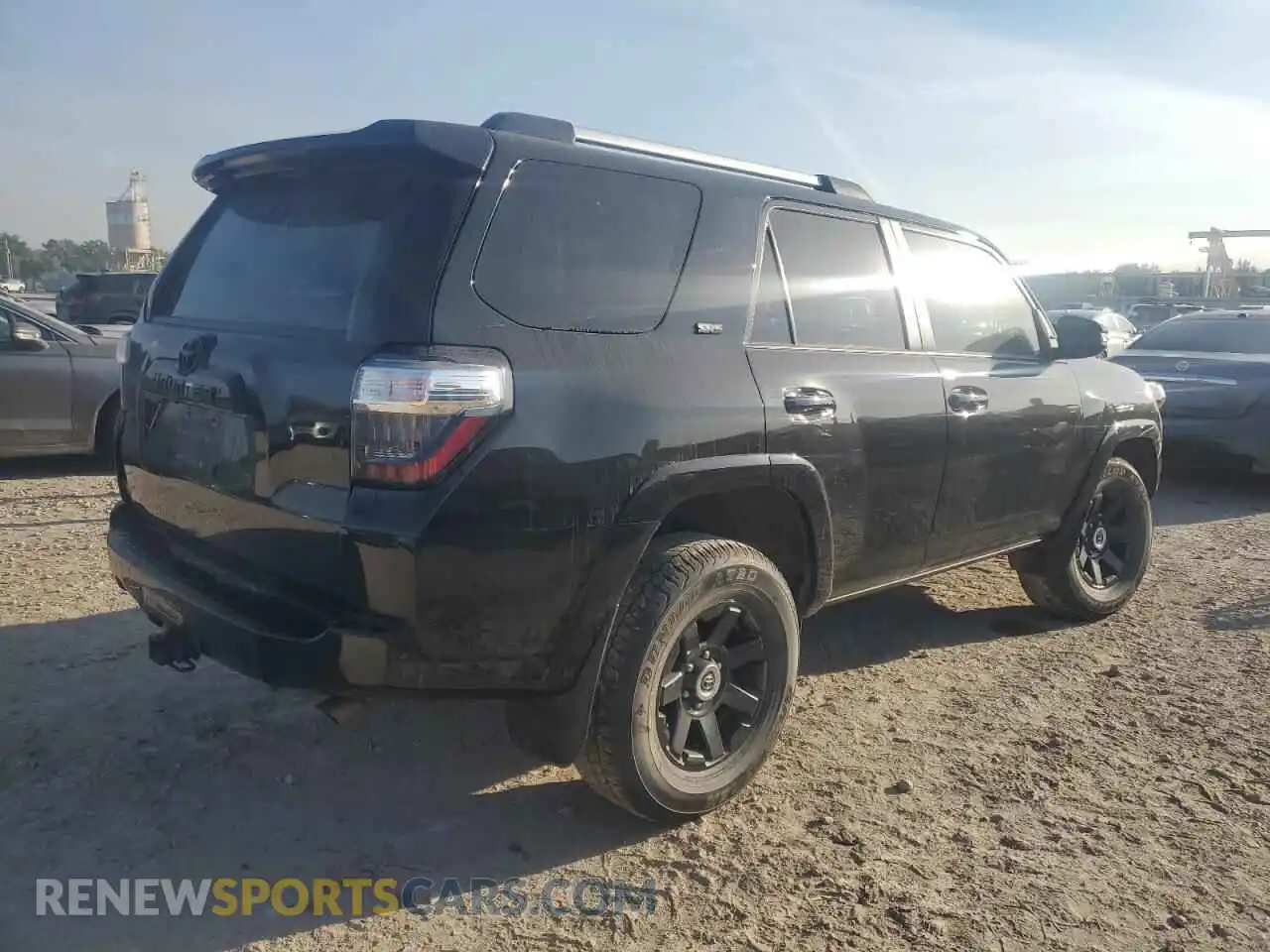 3 Photograph of a damaged car JTENU5JR7M5868635 TOYOTA 4RUNNER 2021