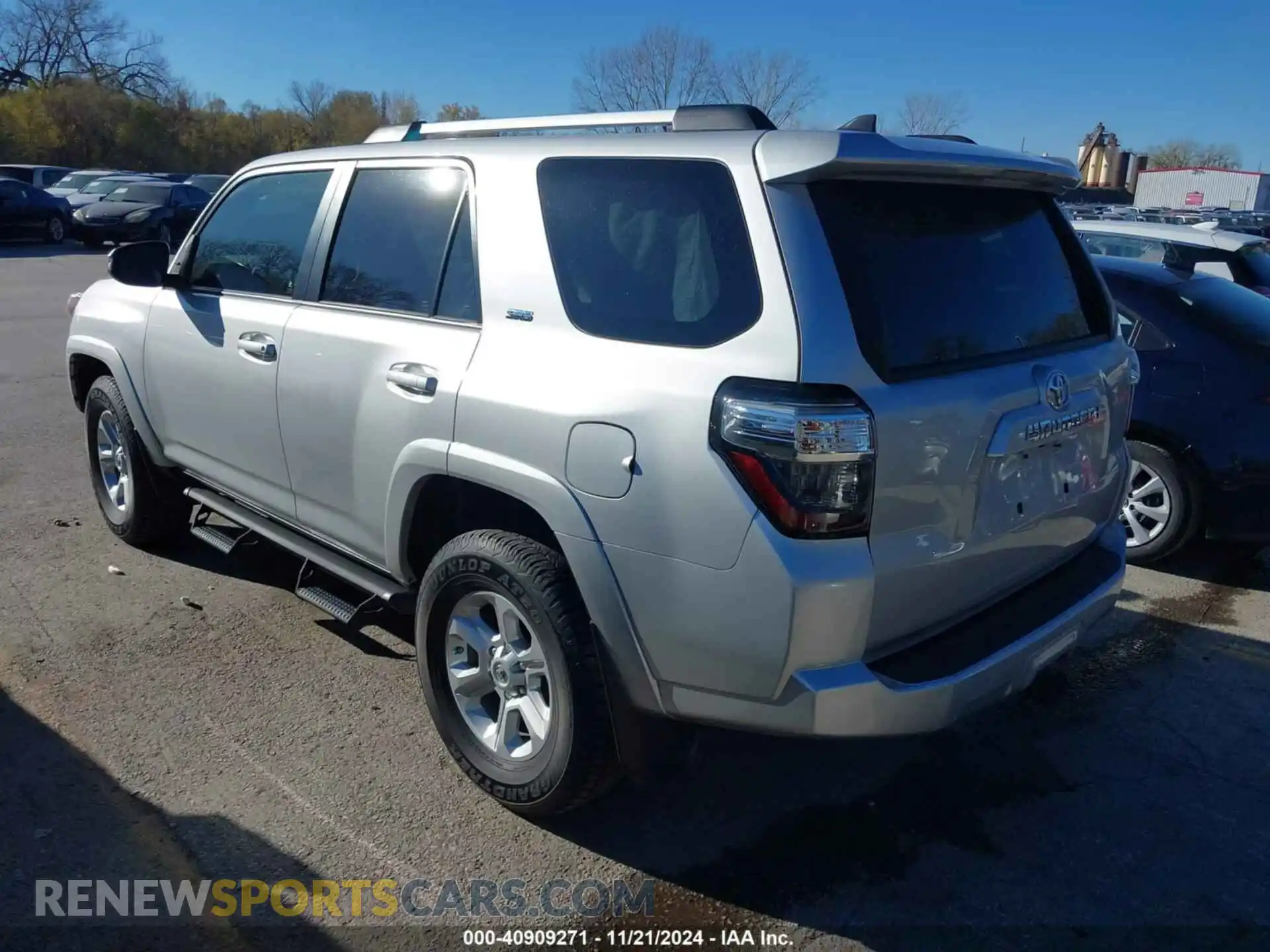 3 Photograph of a damaged car JTENU5JR8M5957582 TOYOTA 4RUNNER 2021