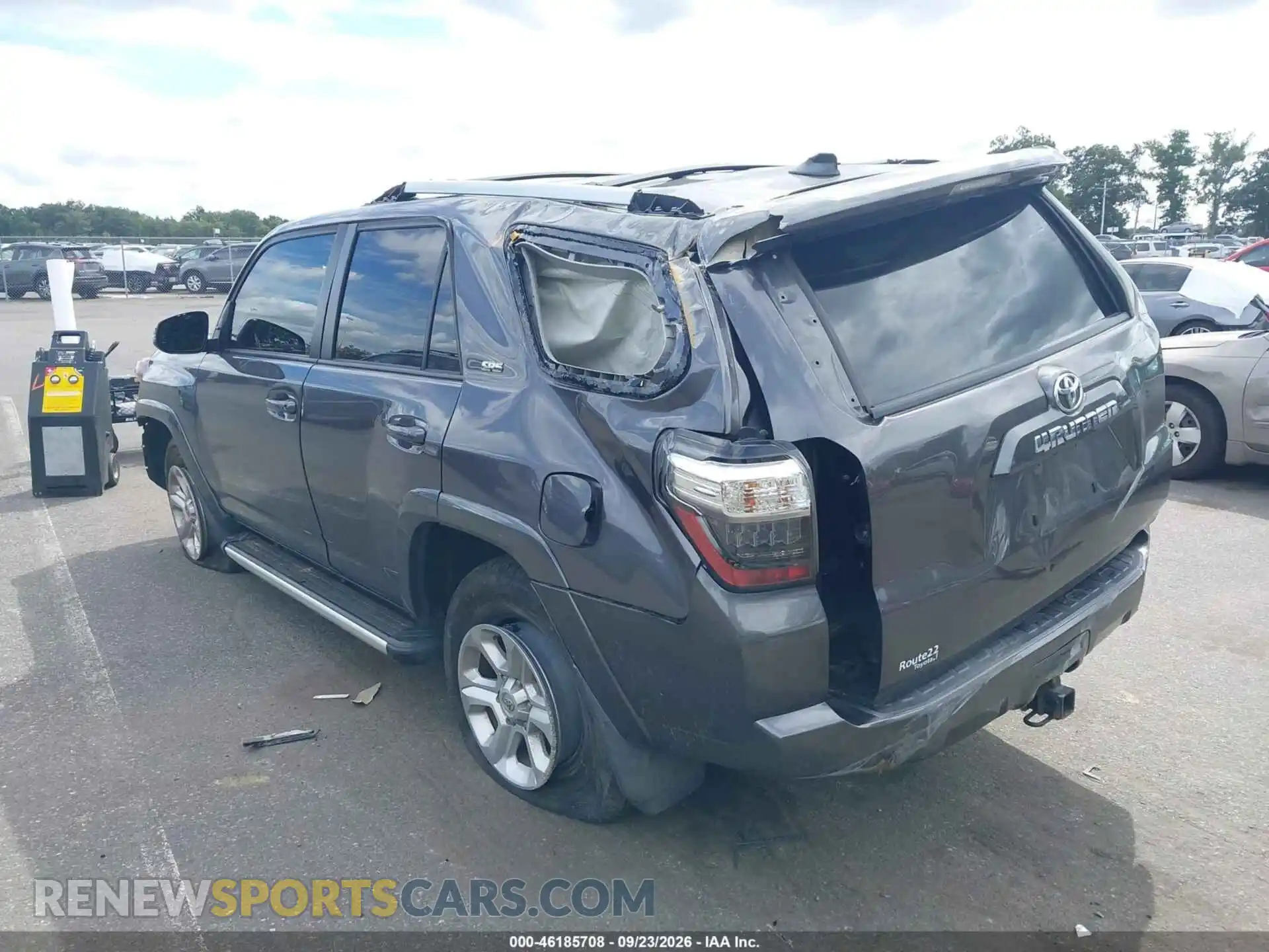 3 Photograph of a damaged car JTENU5JR8M5960322 TOYOTA 4RUNNER 2021