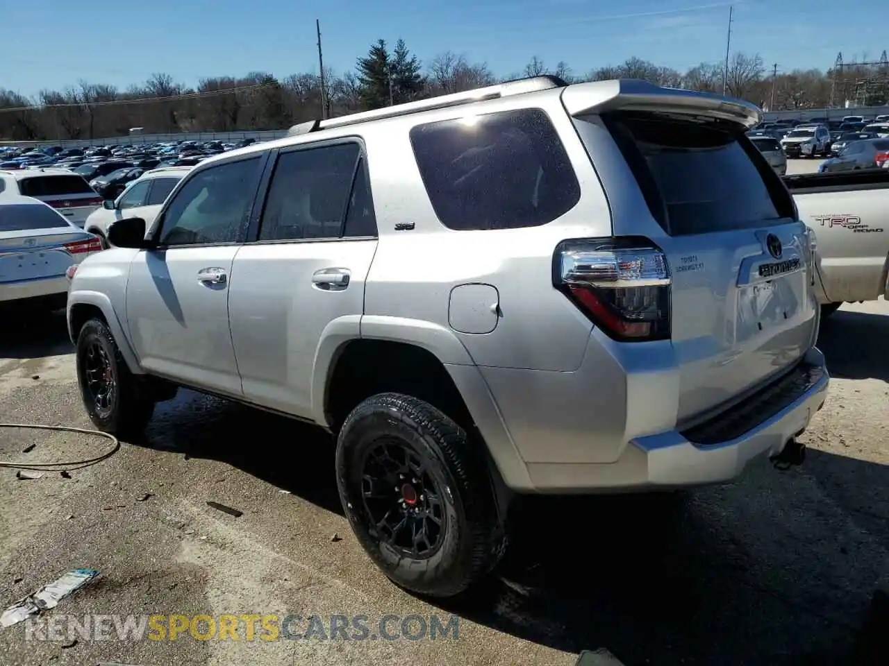 2 Photograph of a damaged car JTENU5JR9M5880589 TOYOTA 4RUNNER 2021