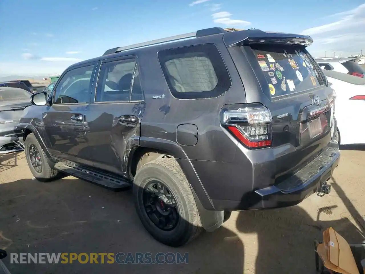 2 fotografías del automóvil dañado JTENU5JR9M5882990 TOYOTA 4RUNNER 2021