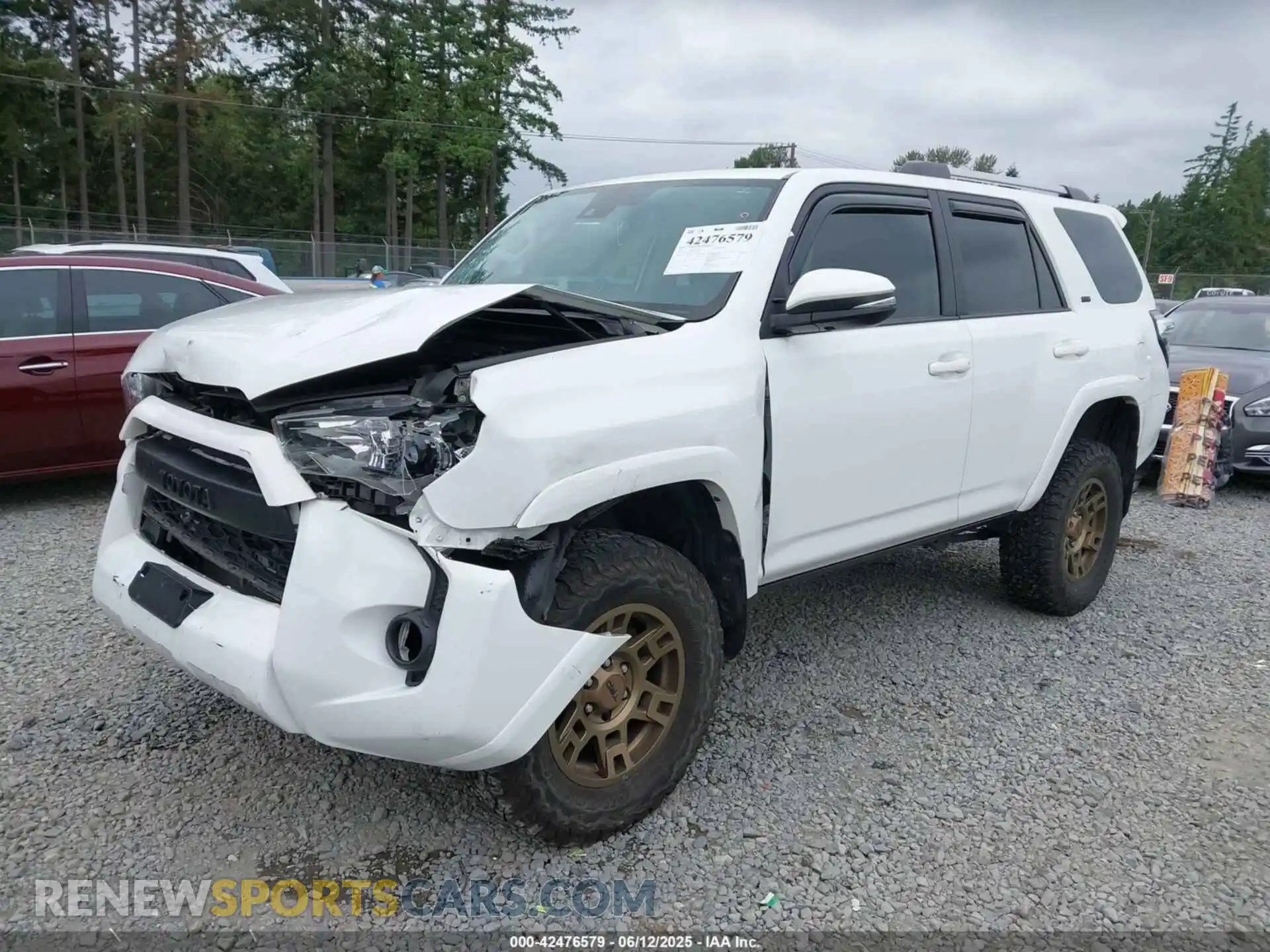 2 Photograph of a damaged car JTENU5JR9M5926342 TOYOTA 4RUNNER 2021