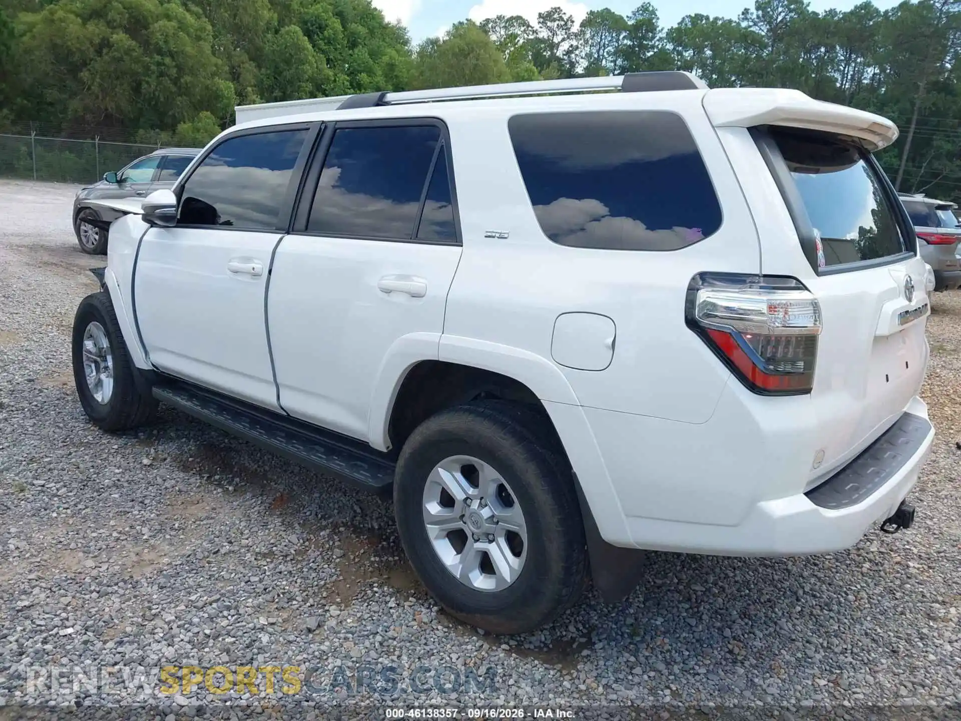3 Photograph of a damaged car JTENU5JRXM5921294 TOYOTA 4RUNNER 2021