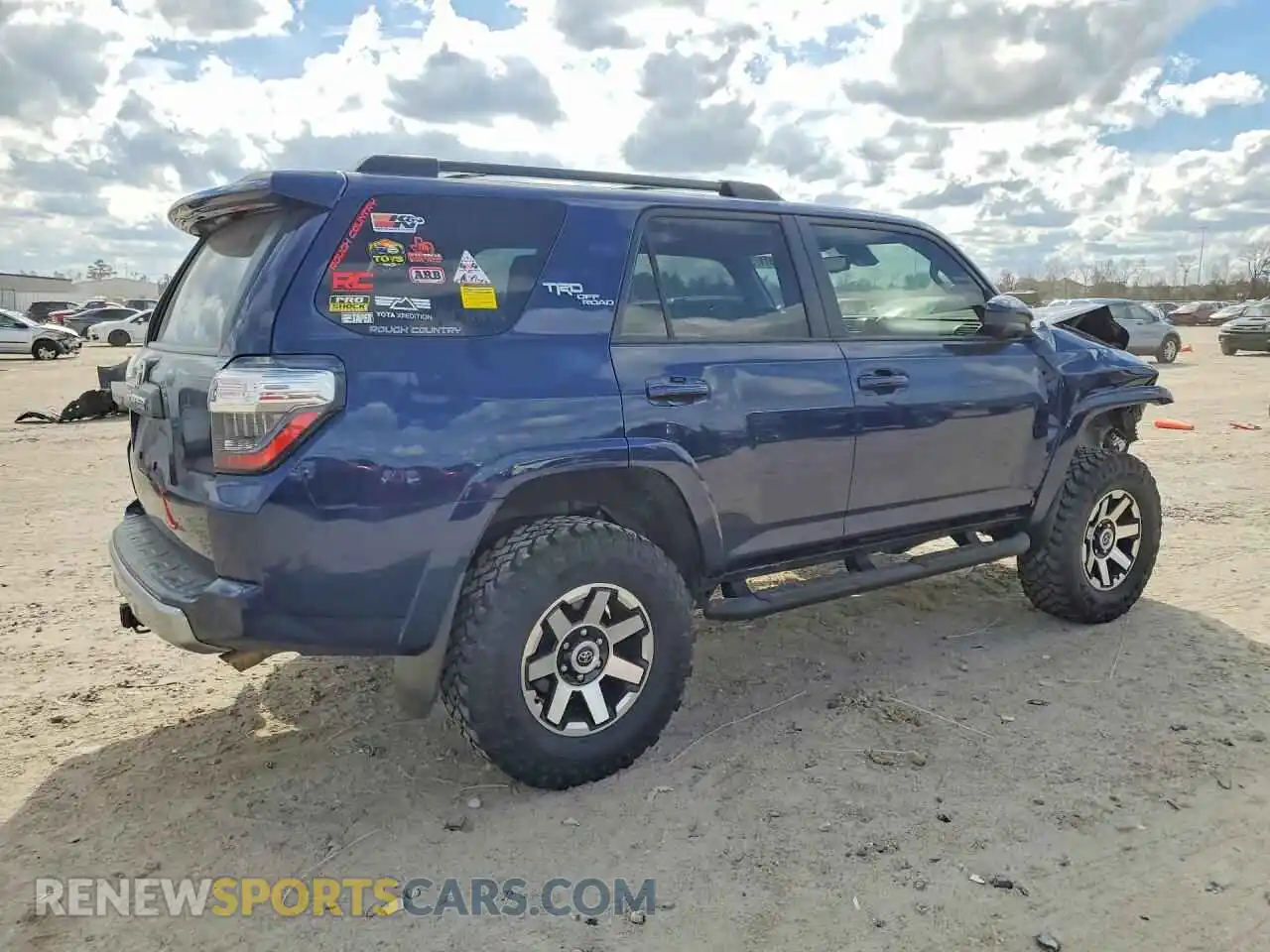 3 Photograph of a damaged car JTEPU5JR0M5953633 TOYOTA 4RUNNER 2021