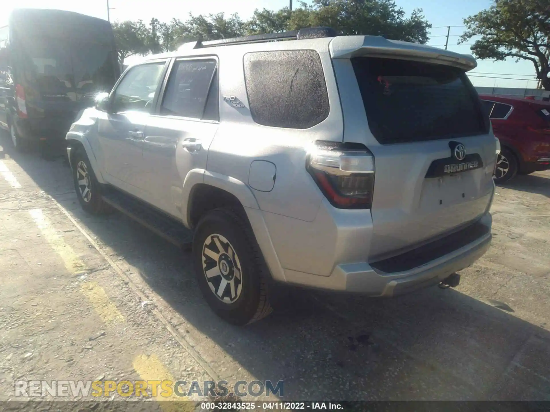 3 Photograph of a damaged car JTEPU5JR2M5935277 TOYOTA 4RUNNER 2021