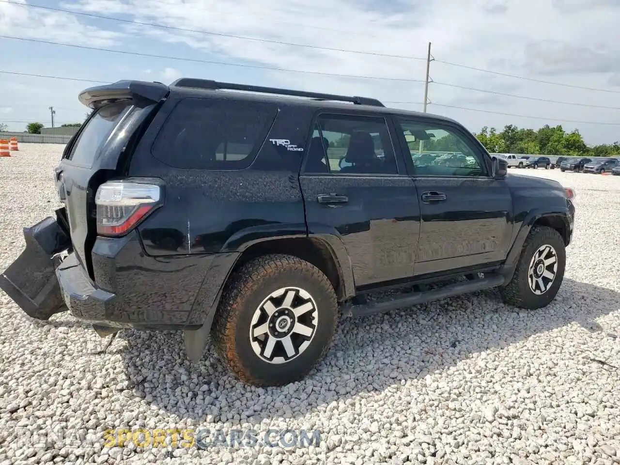 3 Photograph of a damaged car JTEPU5JR3M5925471 TOYOTA 4RUNNER 2021