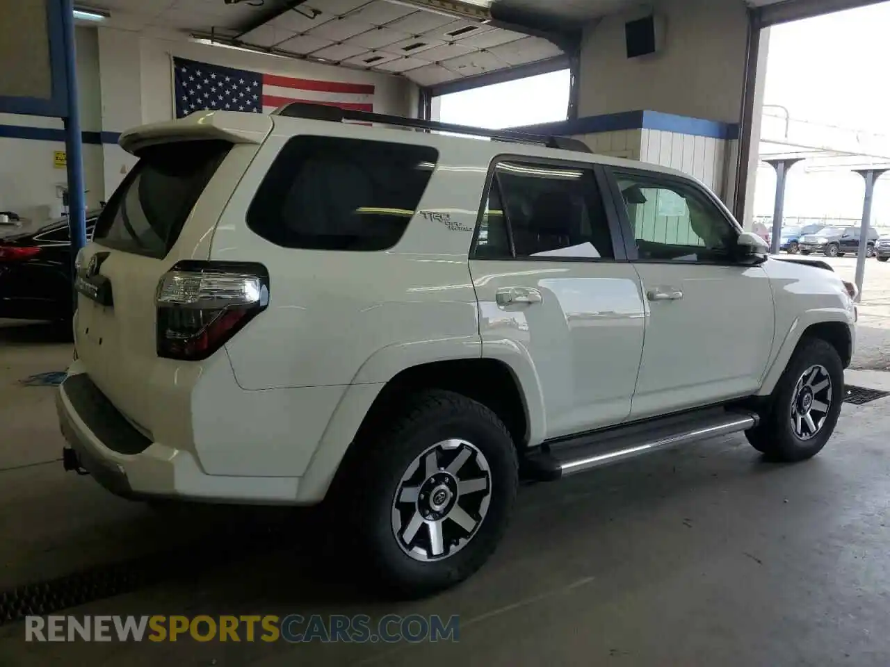 3 Photograph of a damaged car JTEPU5JR4M5867497 TOYOTA 4RUNNER 2021