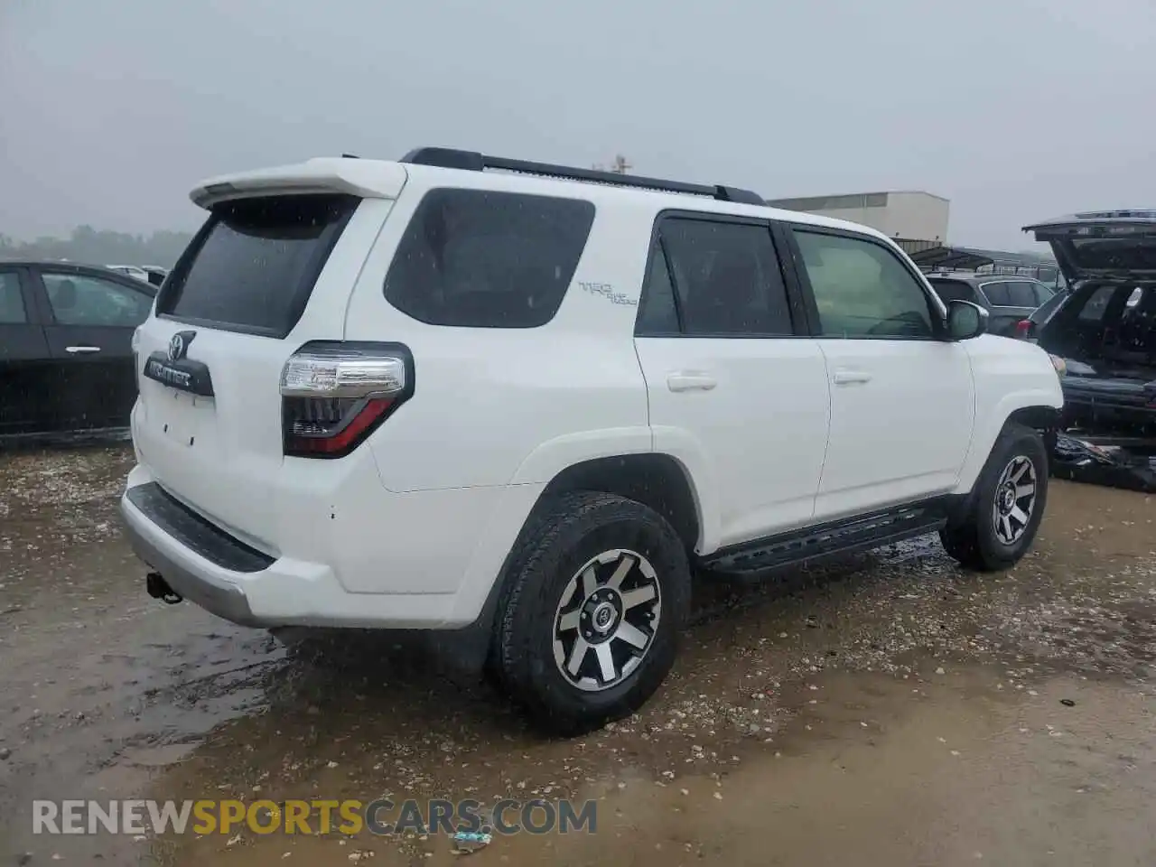 3 Photograph of a damaged car JTEPU5JRXM5869139 TOYOTA 4RUNNER 2021