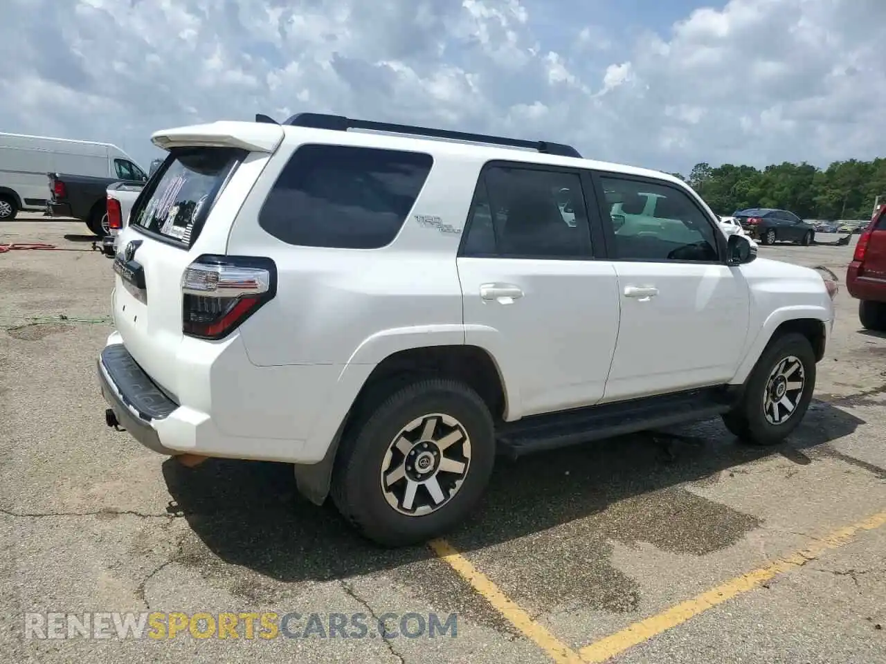 3 Photograph of a damaged car JTERU5JR0M5851340 TOYOTA 4RUNNER 2021