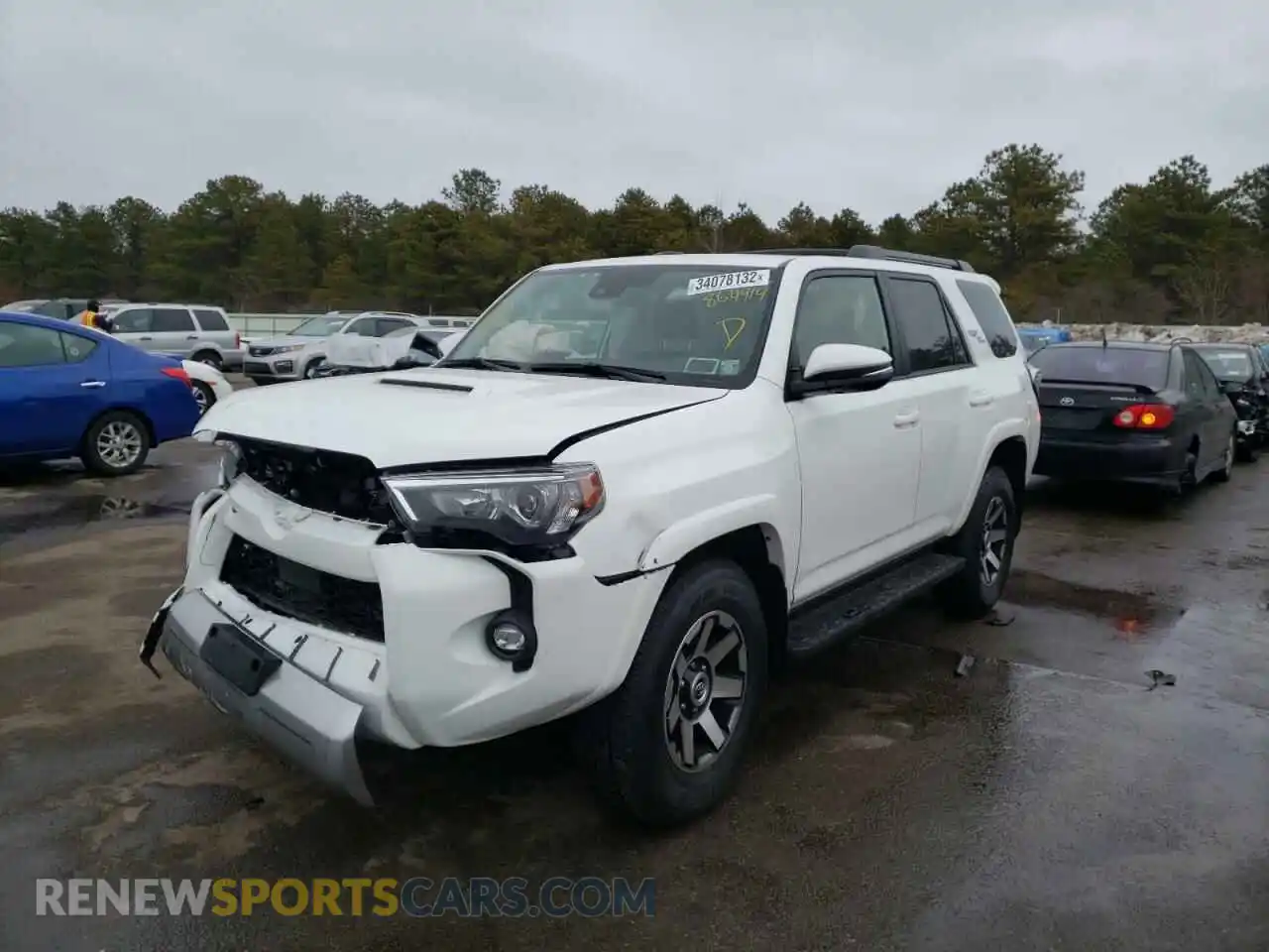 2 Photograph of a damaged car JTERU5JR0M5864914 TOYOTA 4RUNNER 2021