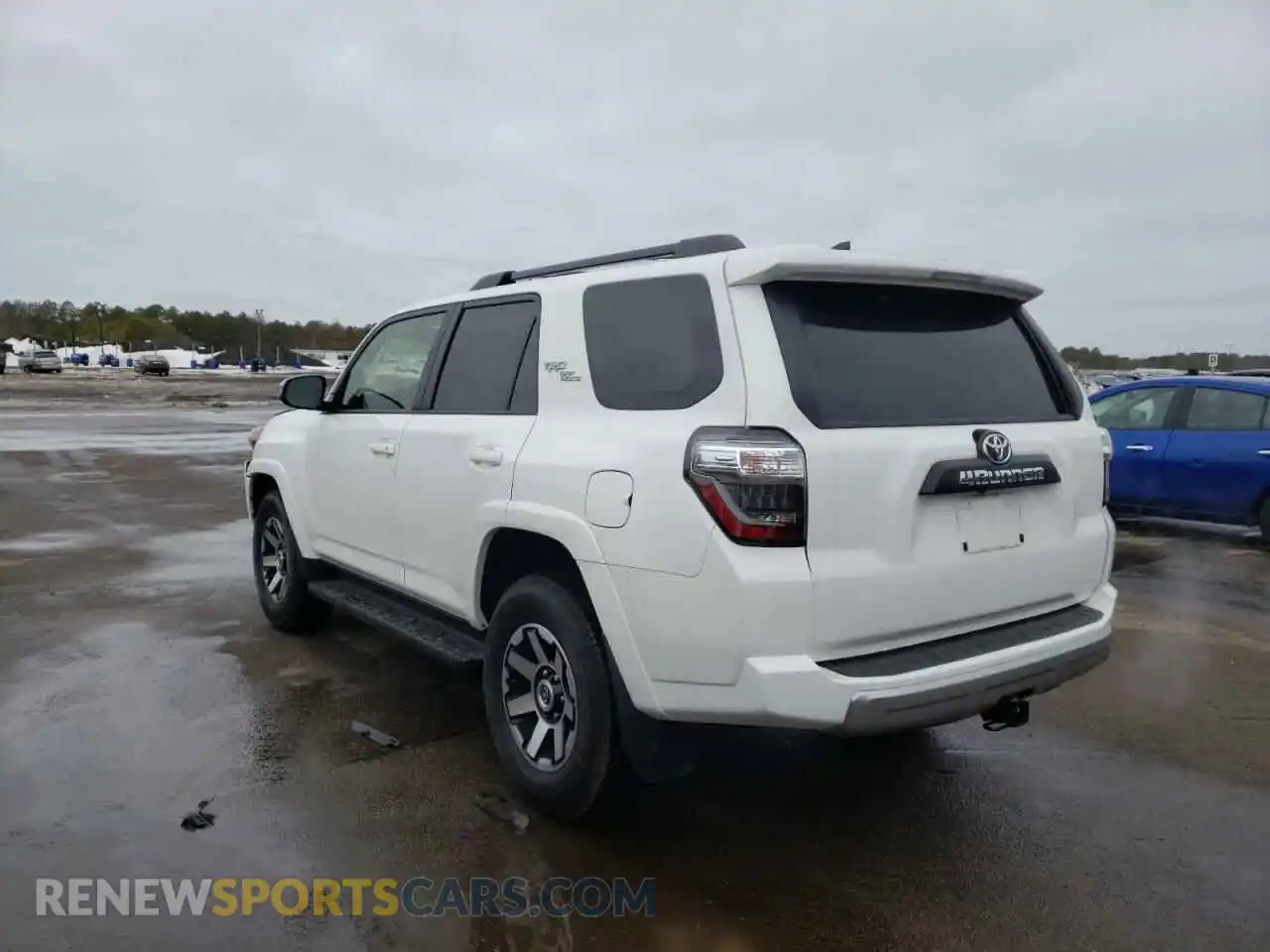 3 Photograph of a damaged car JTERU5JR0M5864914 TOYOTA 4RUNNER 2021