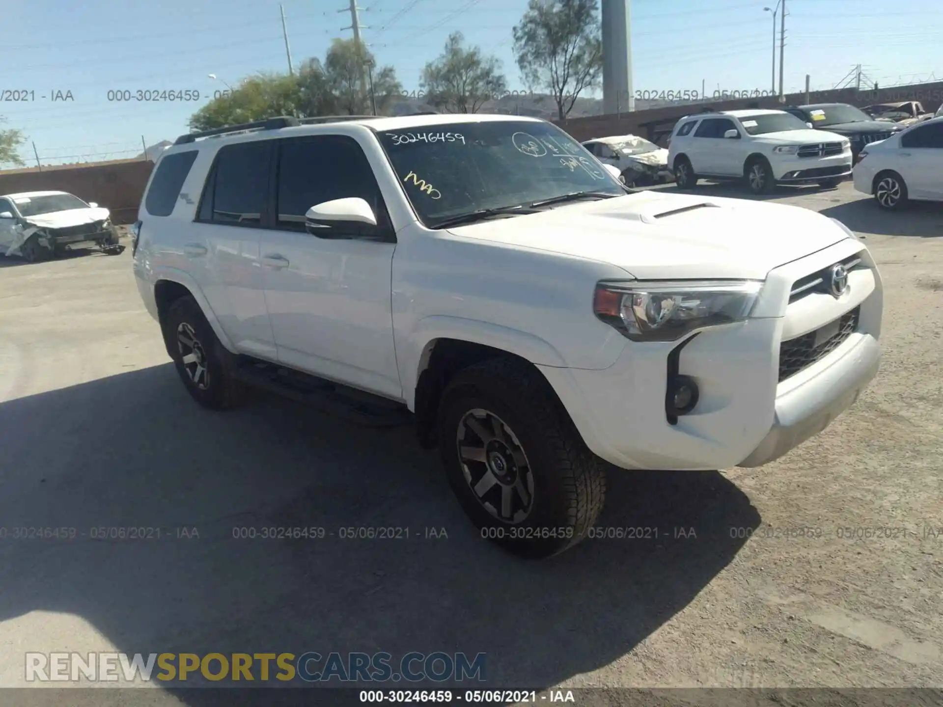 1 Photograph of a damaged car JTERU5JR0M5875508 TOYOTA 4RUNNER 2021
