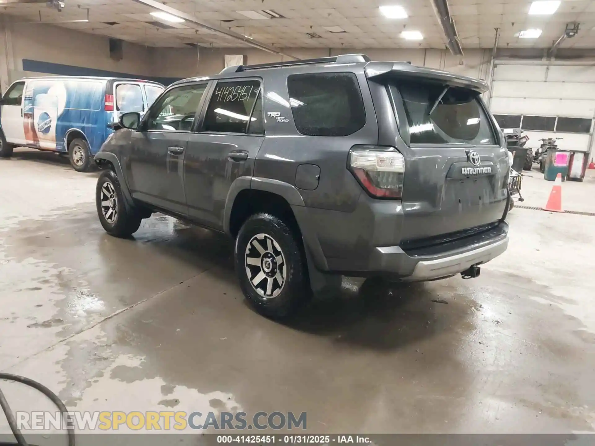 3 Photograph of a damaged car JTERU5JR0M5908295 TOYOTA 4RUNNER 2021