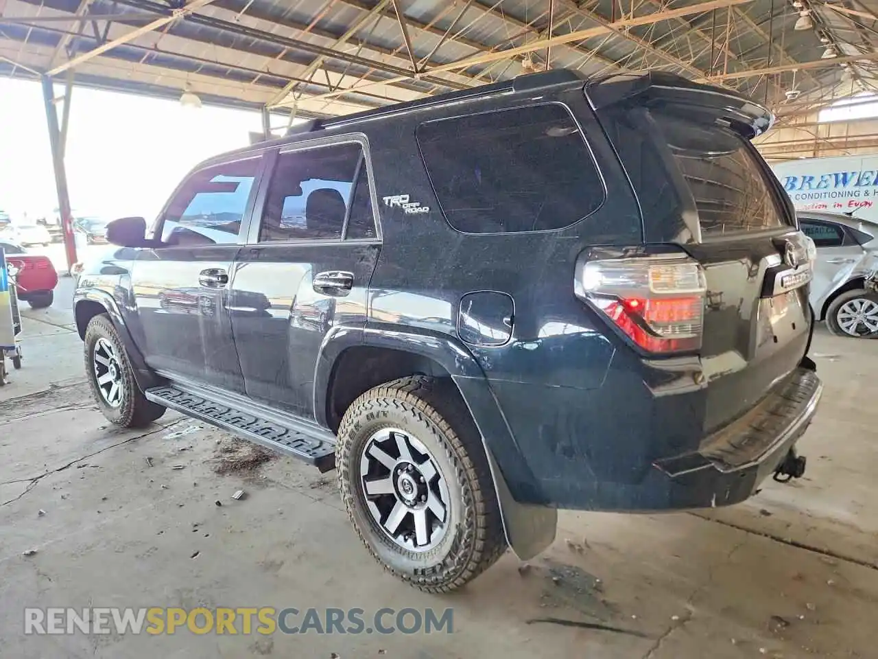2 fotografías del automóvil dañado JTERU5JR0M5912816 TOYOTA 4RUNNER 2021