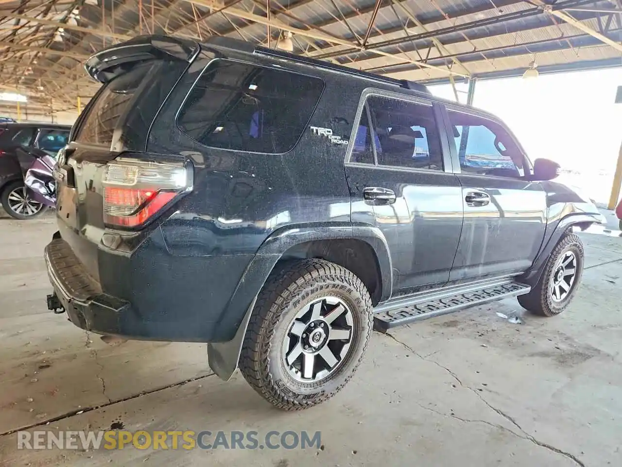 3 fotografías del automóvil dañado JTERU5JR0M5912816 TOYOTA 4RUNNER 2021
