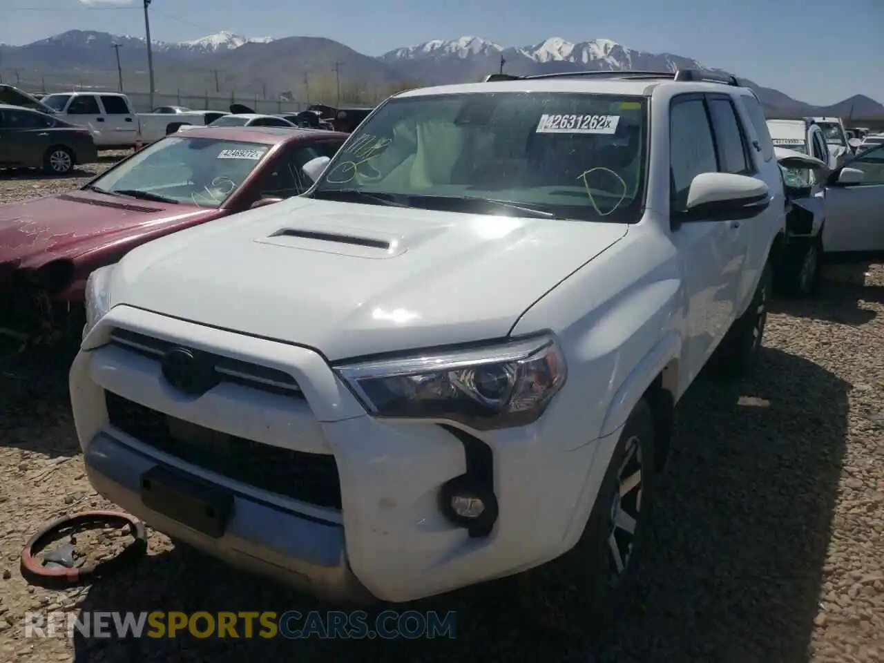 2 Photograph of a damaged car JTERU5JR0M5928417 TOYOTA 4RUNNER 2021