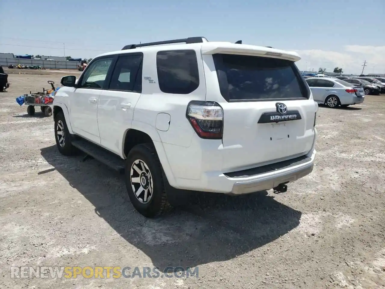 3 Photograph of a damaged car JTERU5JR0M5935299 TOYOTA 4RUNNER 2021