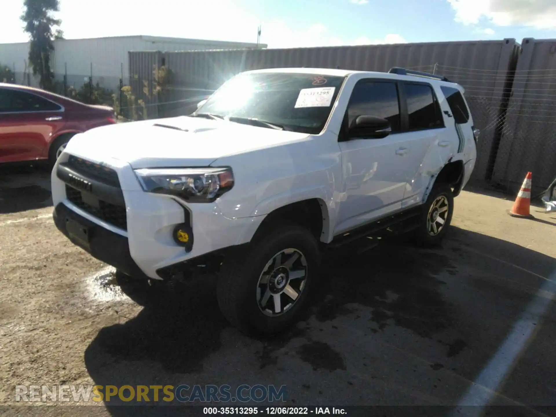 2 Photograph of a damaged car JTERU5JR0M5962051 TOYOTA 4RUNNER 2021