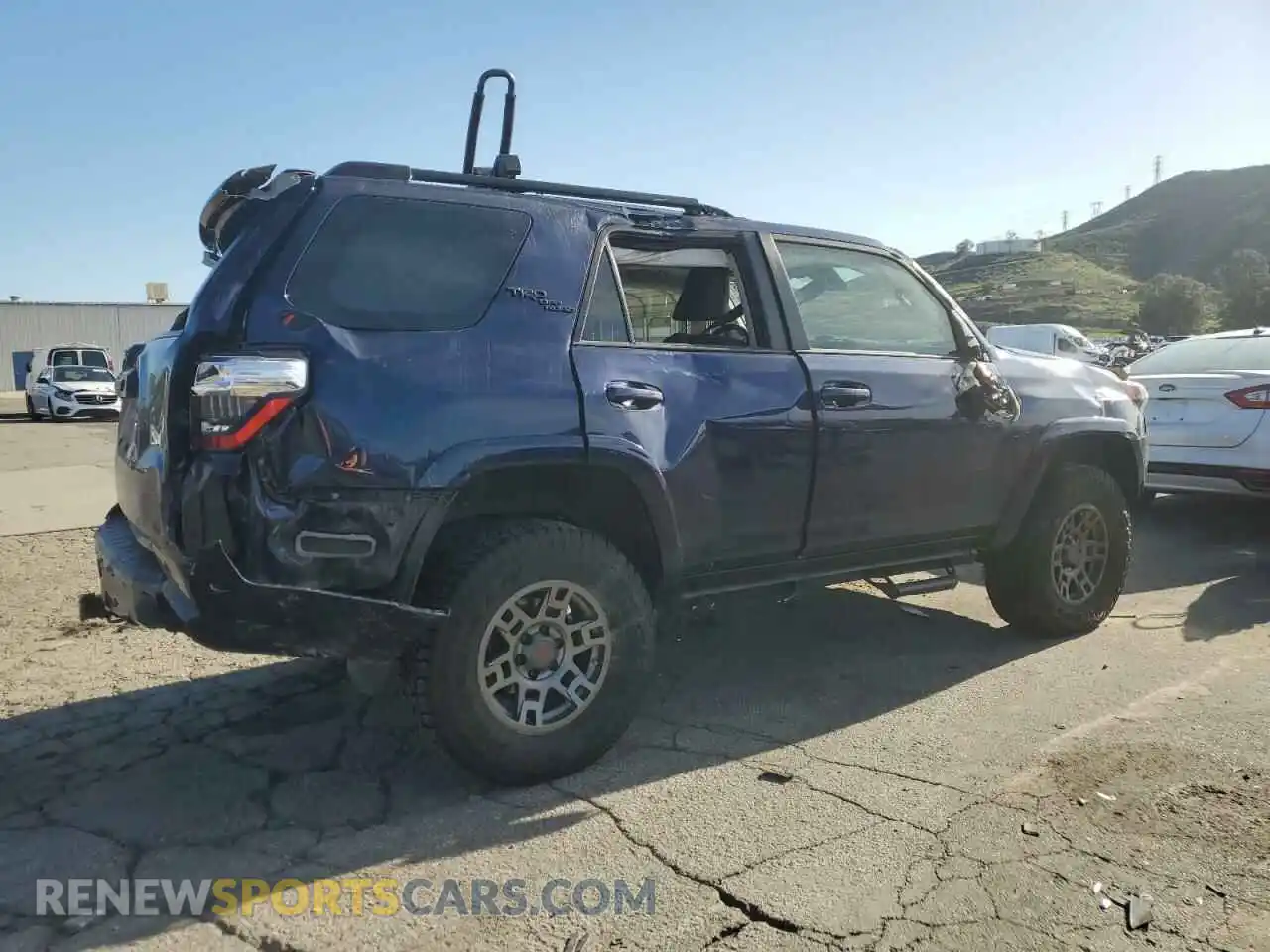 3 Photograph of a damaged car JTERU5JR1M5845692 TOYOTA 4RUNNER 2021