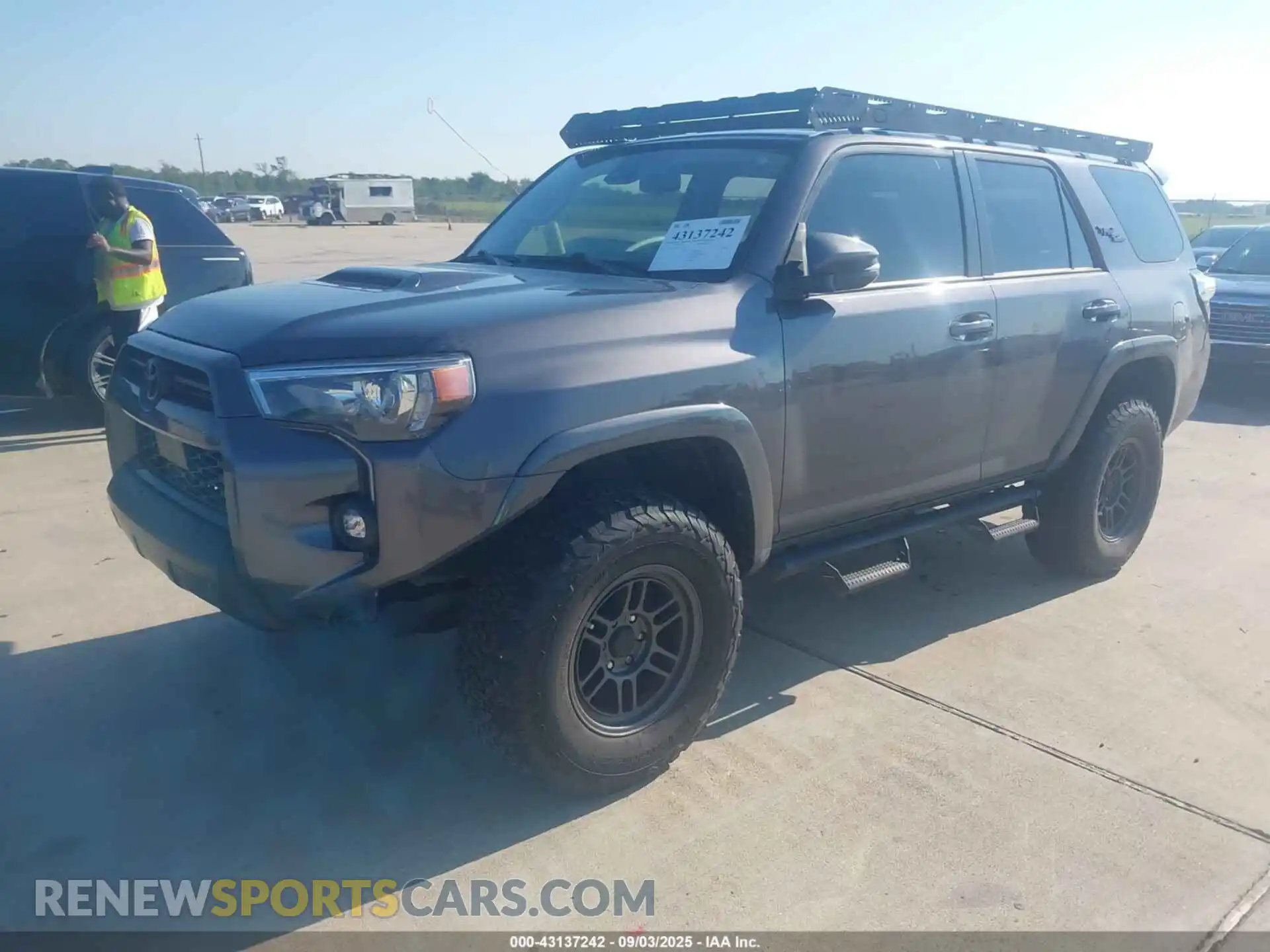 2 Photograph of a damaged car JTERU5JR1M5962995 TOYOTA 4RUNNER 2021