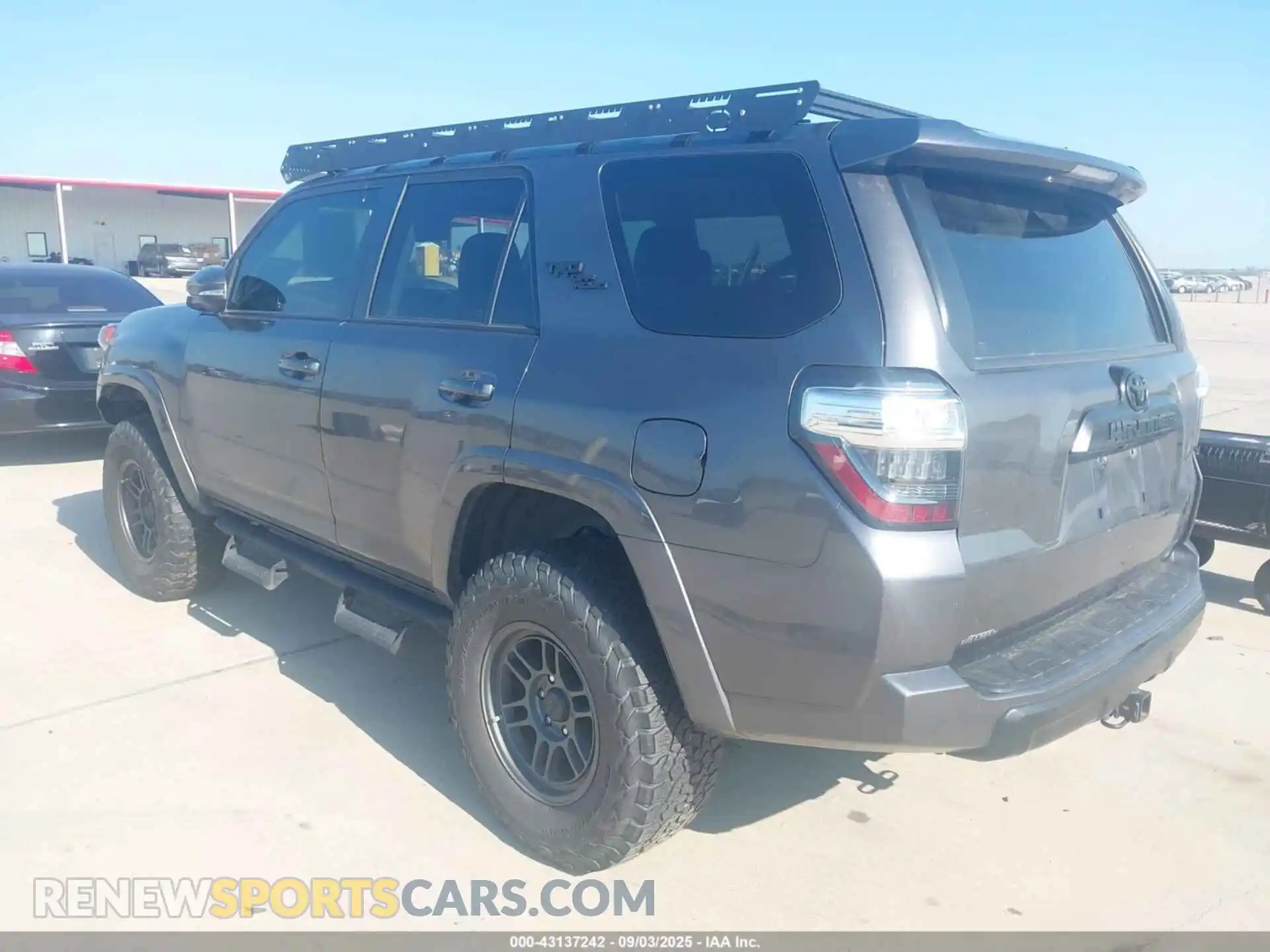 3 Photograph of a damaged car JTERU5JR1M5962995 TOYOTA 4RUNNER 2021