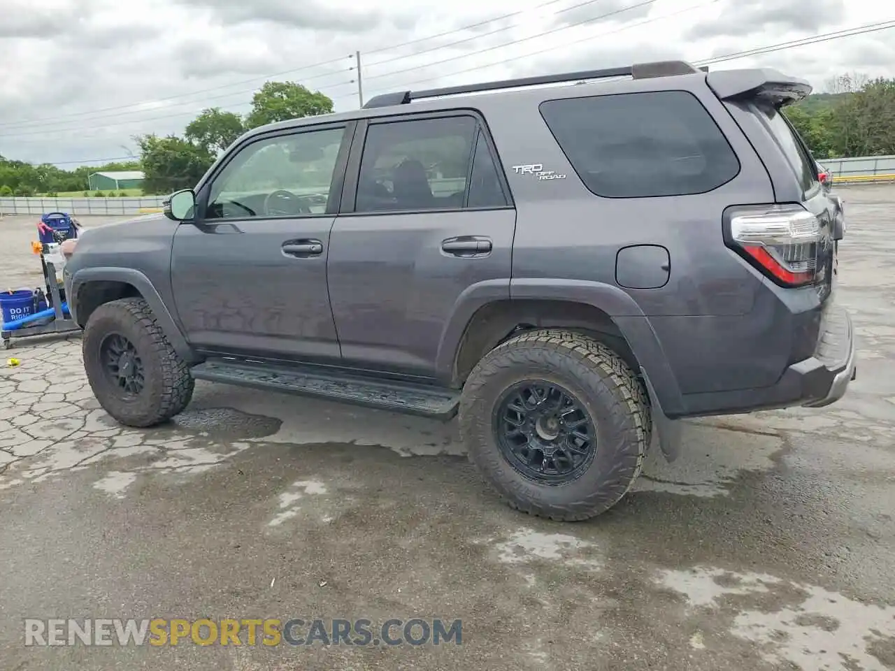 2 Photograph of a damaged car JTERU5JR2M5850917 TOYOTA 4RUNNER 2021