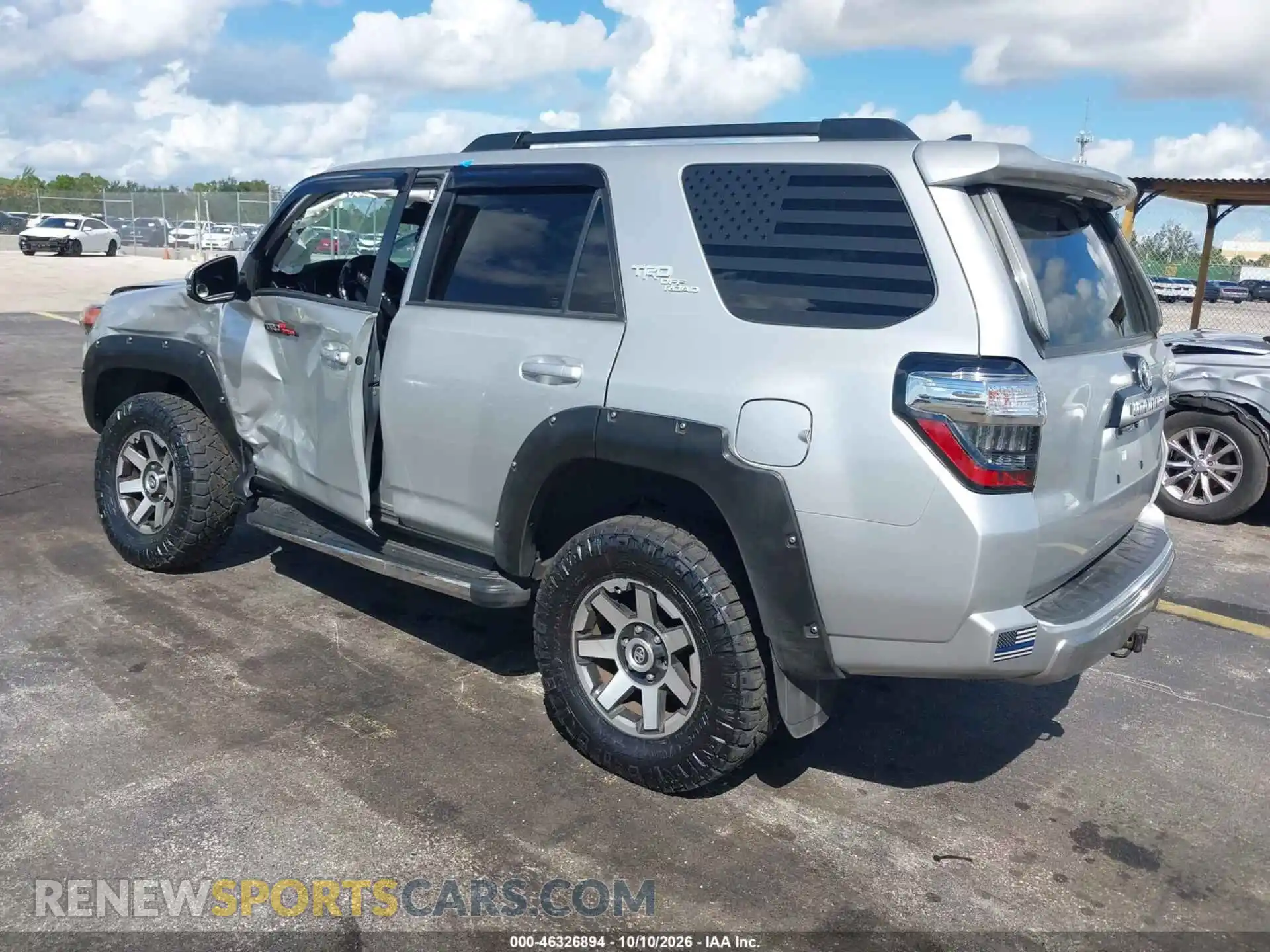 3 Photograph of a damaged car JTERU5JR2M5878748 TOYOTA 4RUNNER 2021