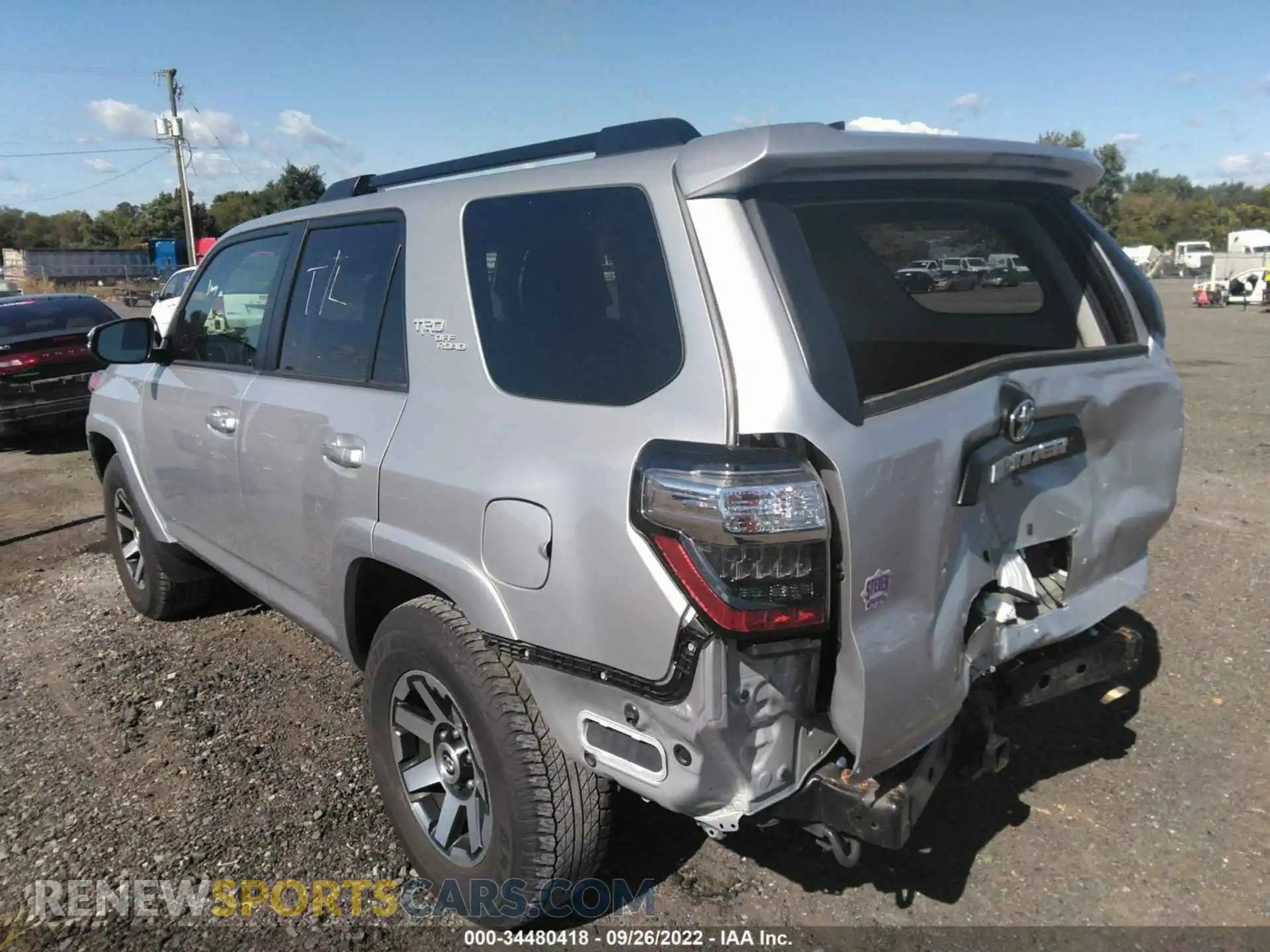 3 Photograph of a damaged car JTERU5JR2M5882704 TOYOTA 4RUNNER 2021