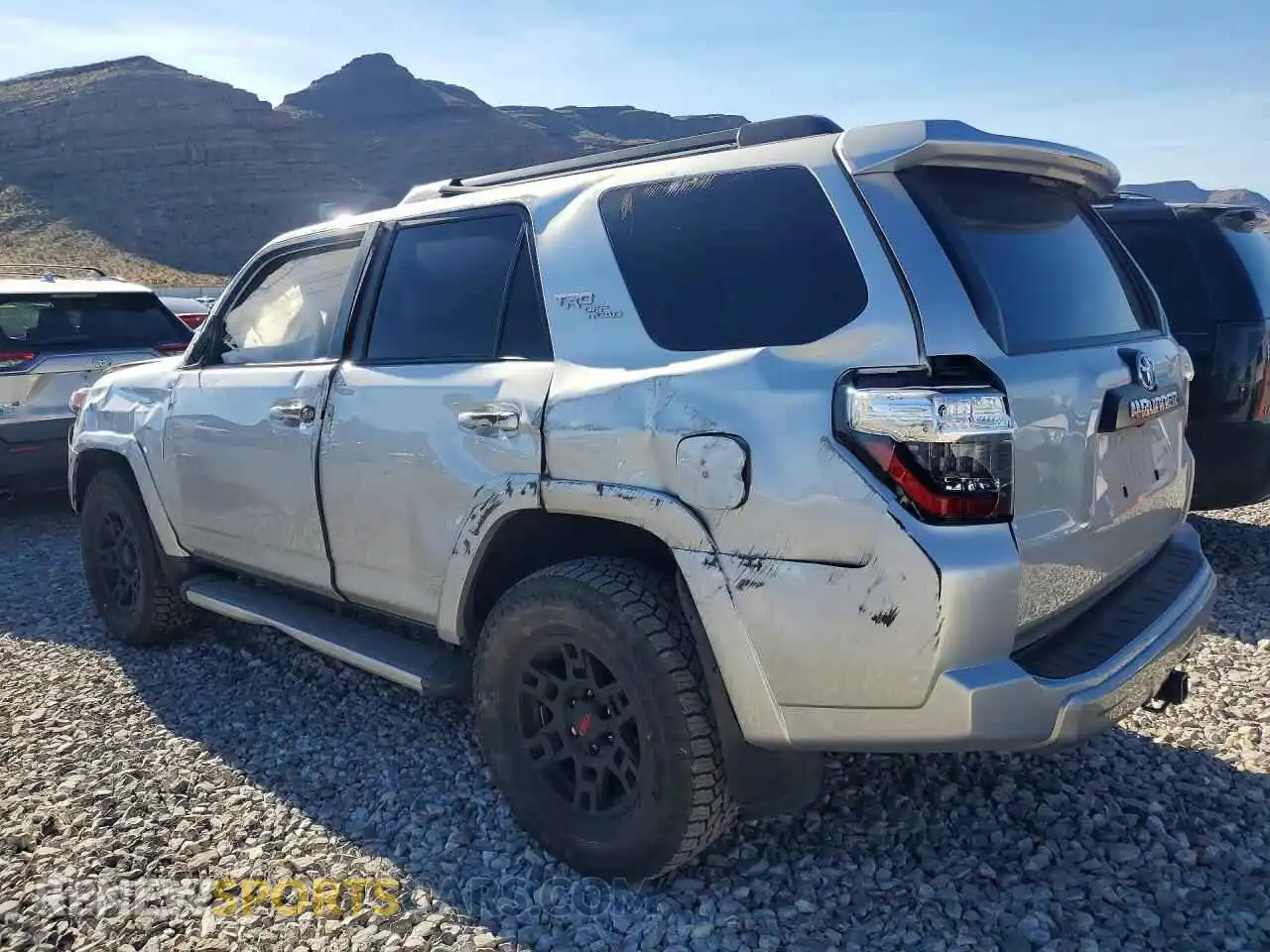 2 Фотография поврежденного автомобиля JTERU5JR2M5883139 TOYOTA 4RUNNER 2021
