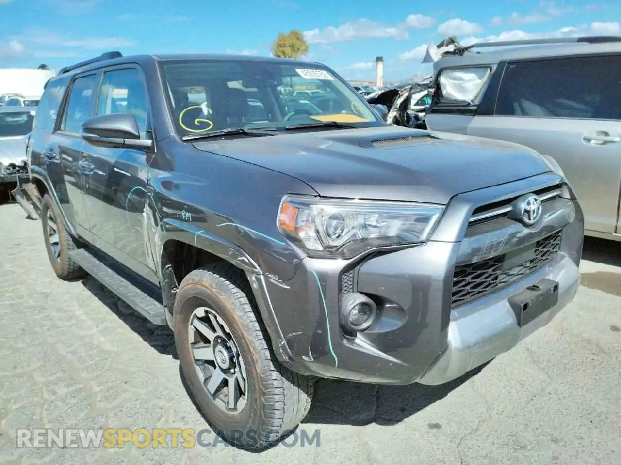 1 Фотография поврежденного автомобиля JTERU5JR2M5892102 TOYOTA 4RUNNER 2021