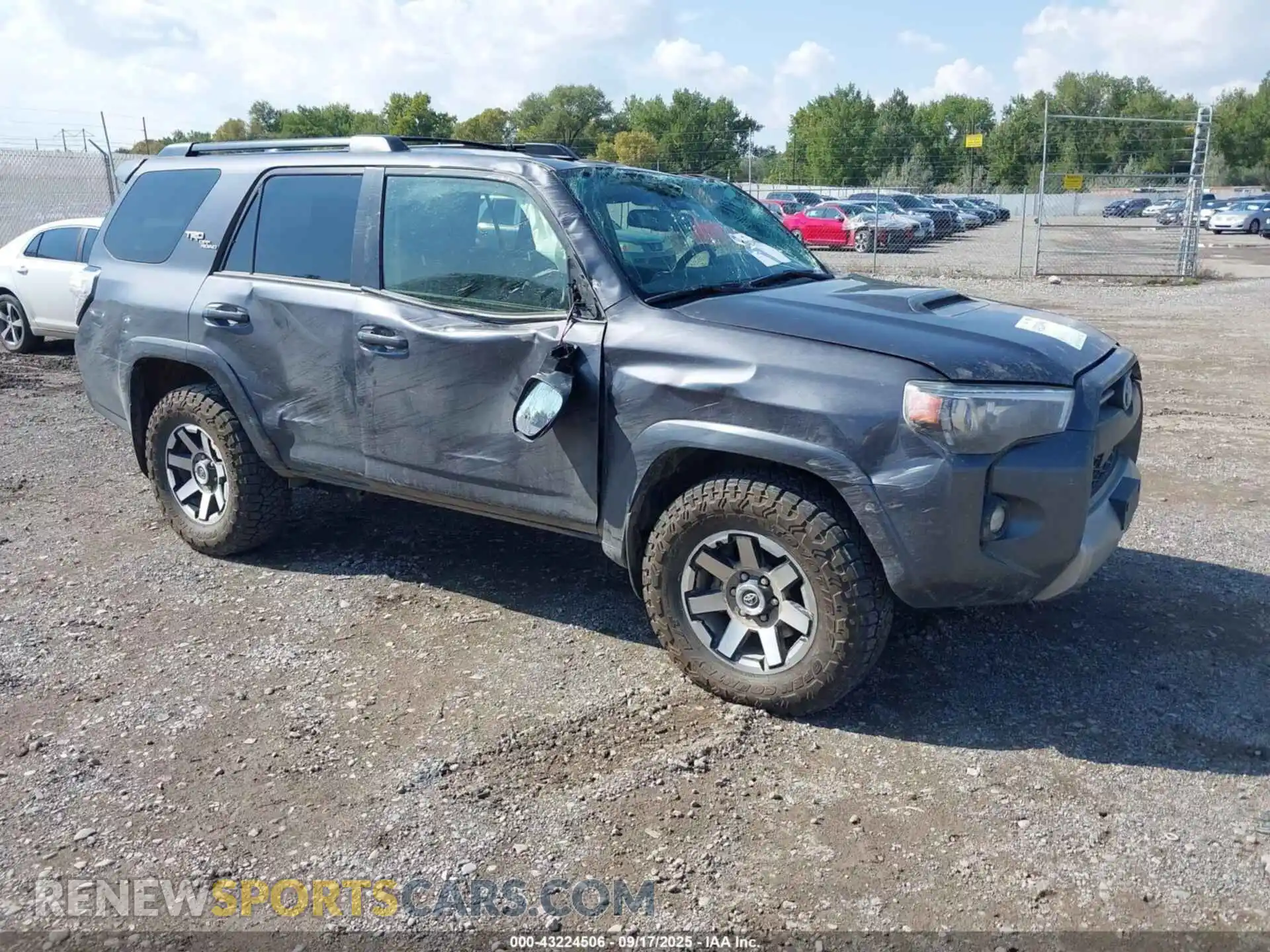 1 Фотография поврежденного автомобиля JTERU5JR2M5906872 TOYOTA 4RUNNER 2021