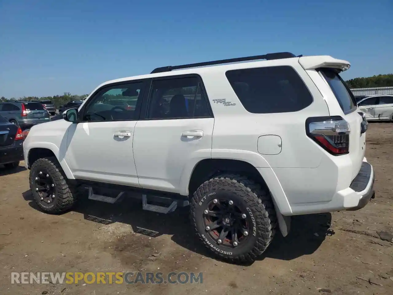 2 Photograph of a damaged car JTERU5JR2M5912204 TOYOTA 4RUNNER 2021