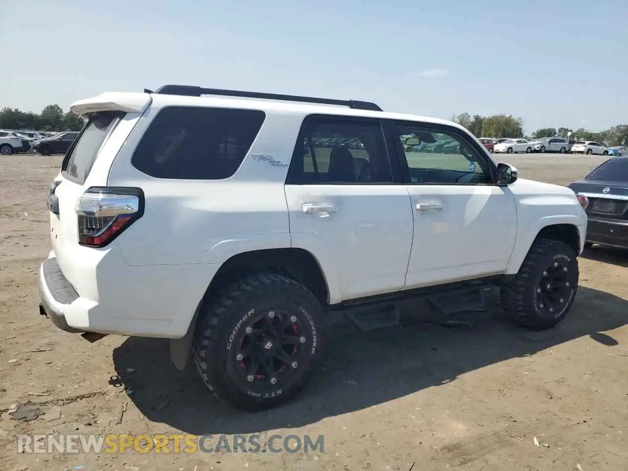 3 Photograph of a damaged car JTERU5JR2M5912204 TOYOTA 4RUNNER 2021