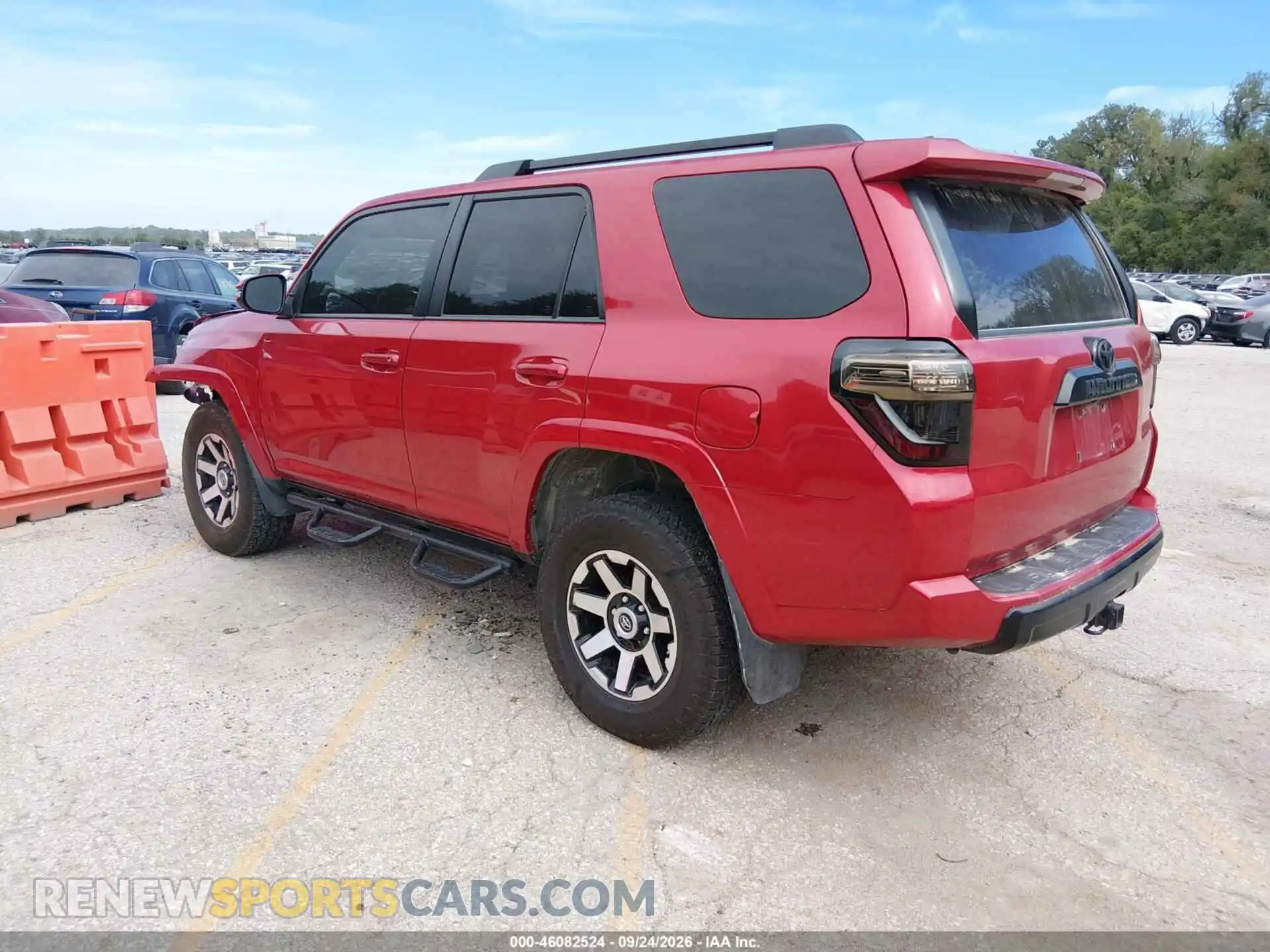 3 Photograph of a damaged car JTERU5JR2M5930122 TOYOTA 4RUNNER 2021