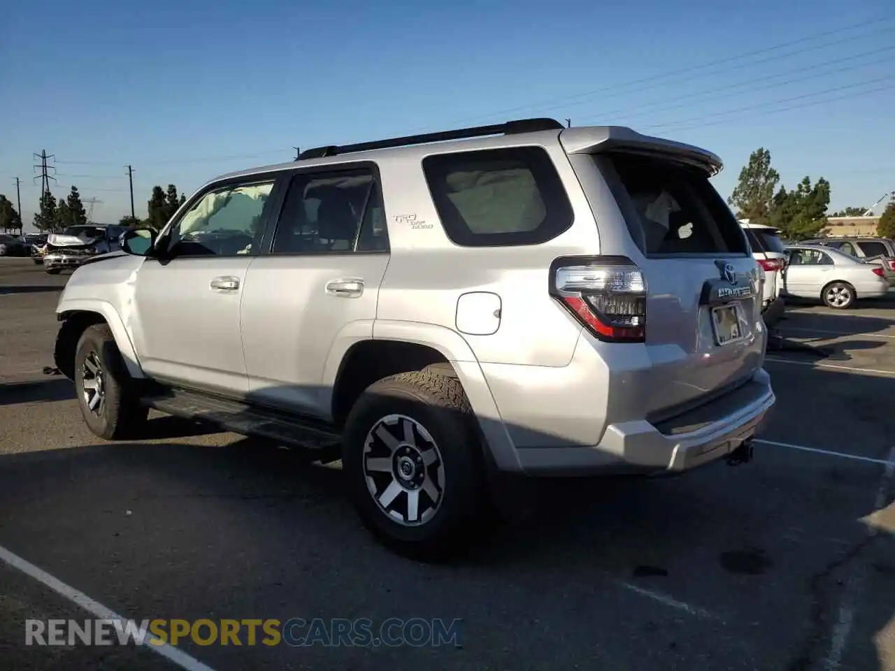 2 Фотография поврежденного автомобиля JTERU5JR2M5933621 TOYOTA 4RUNNER 2021