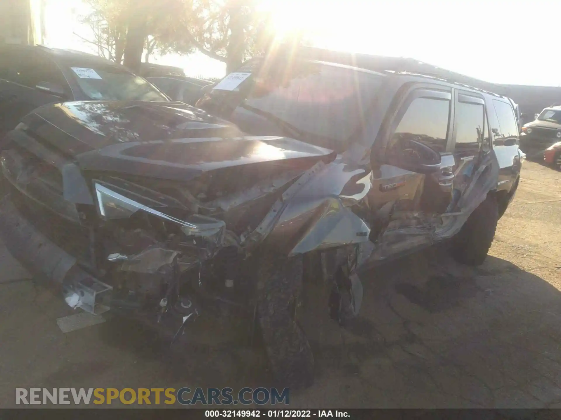 2 Photograph of a damaged car JTERU5JR3M5844091 TOYOTA 4RUNNER 2021