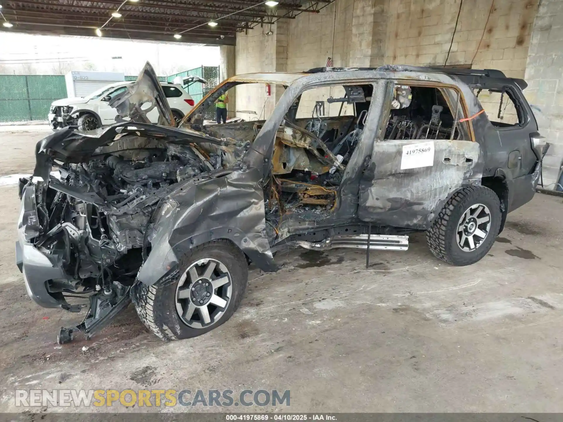 2 Photograph of a damaged car JTERU5JR3M5844835 TOYOTA 4RUNNER 2021