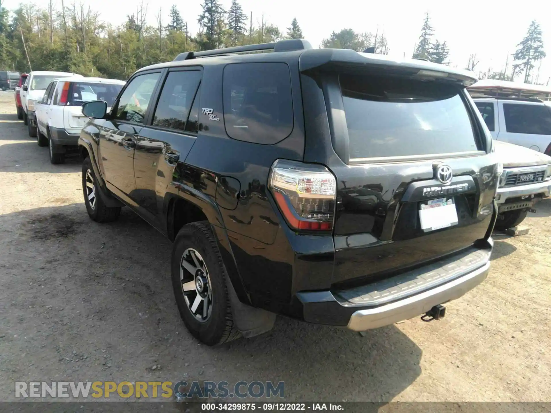 3 Photograph of a damaged car JTERU5JR3M5874000 TOYOTA 4RUNNER 2021