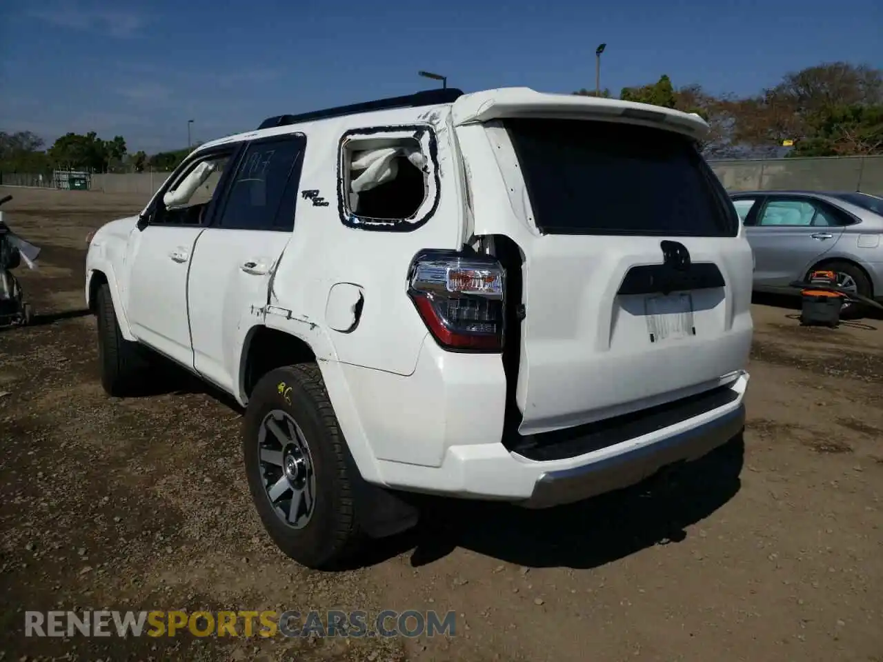 3 Photograph of a damaged car JTERU5JR3M5881917 TOYOTA 4RUNNER 2021